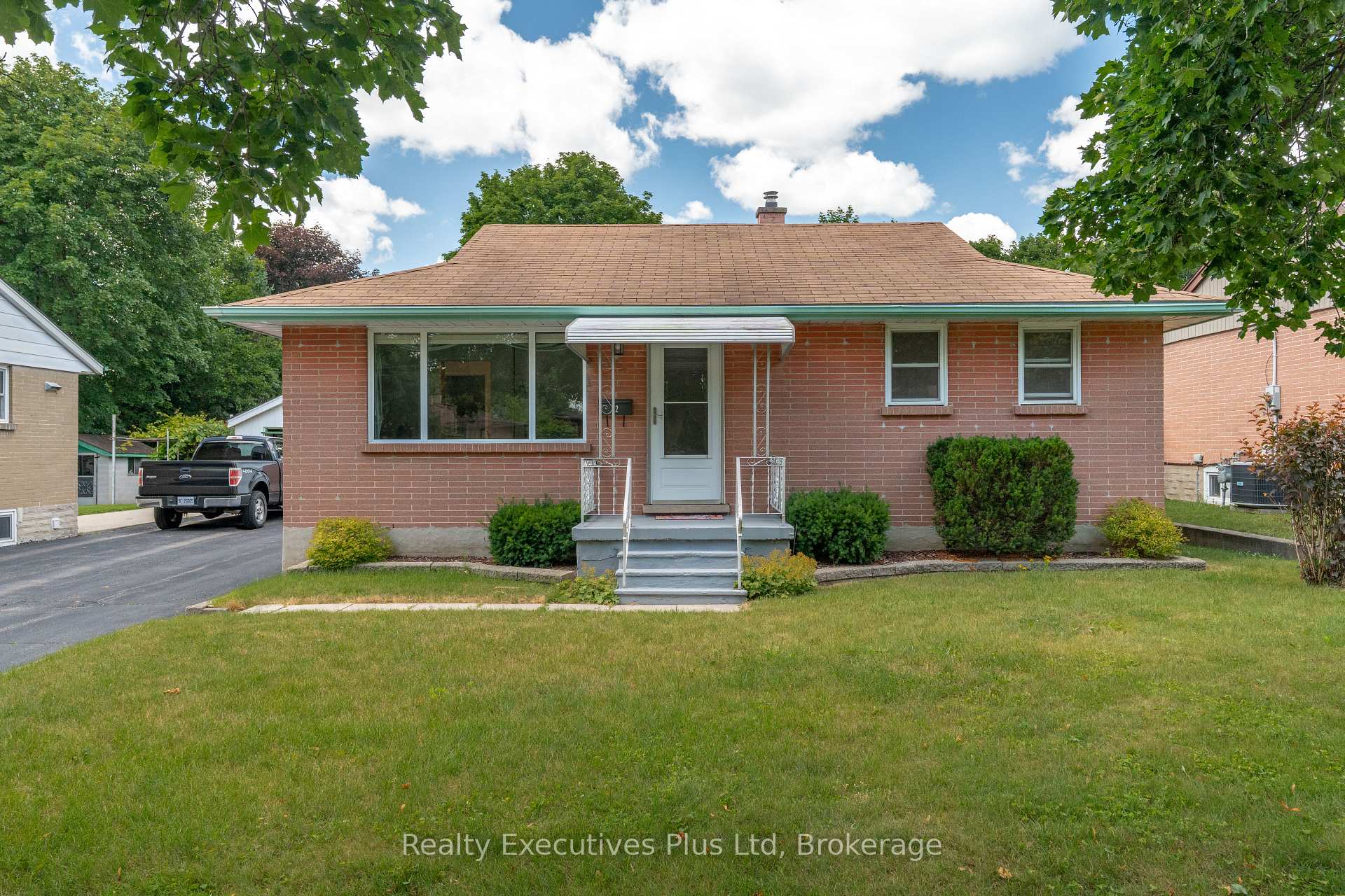 Photo 1 of 82 Cassino Avenue, Guelph, St. George's — HOMEH