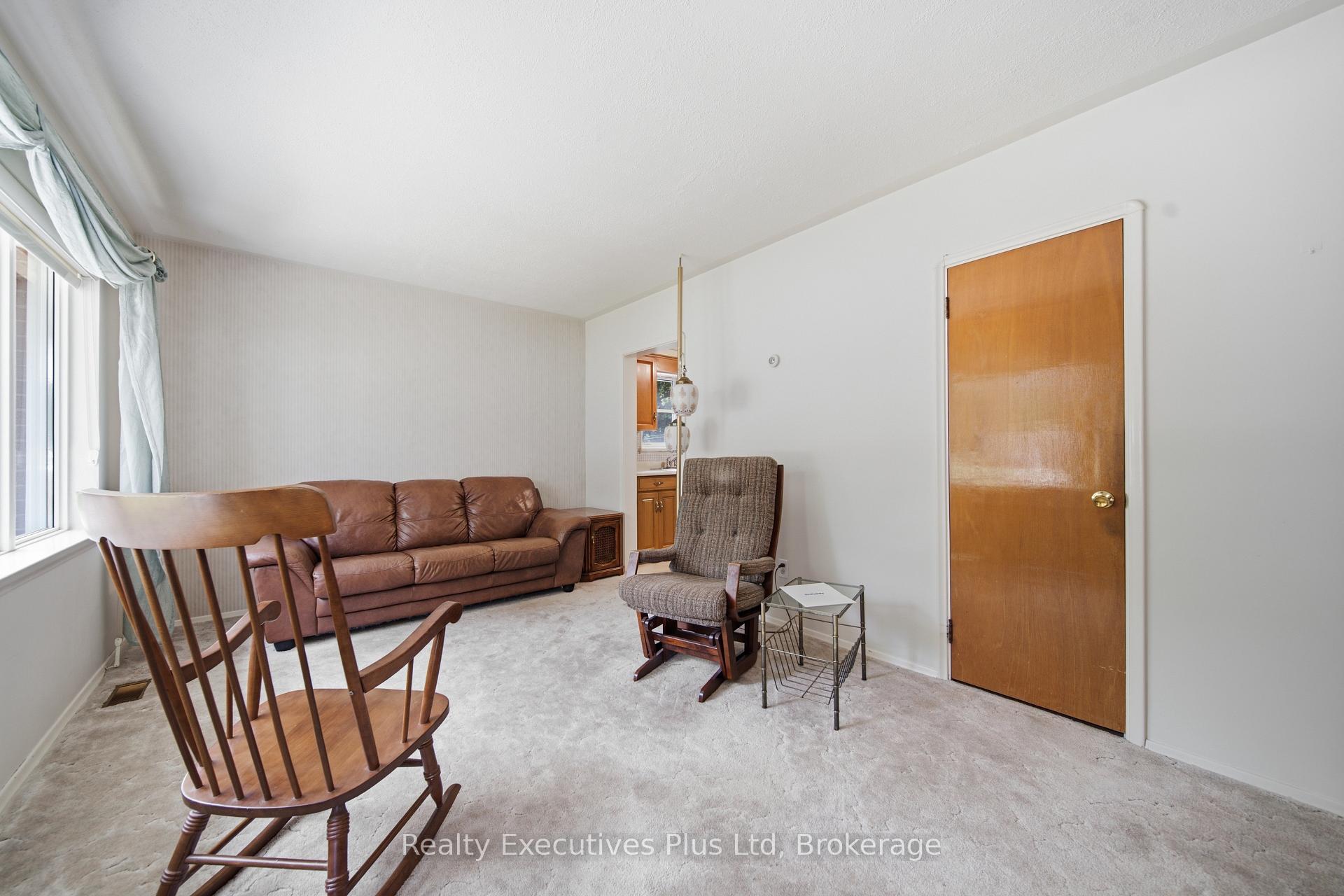 Photo 8 of 82 Cassino Avenue, Guelph, St. George's — HOMEH