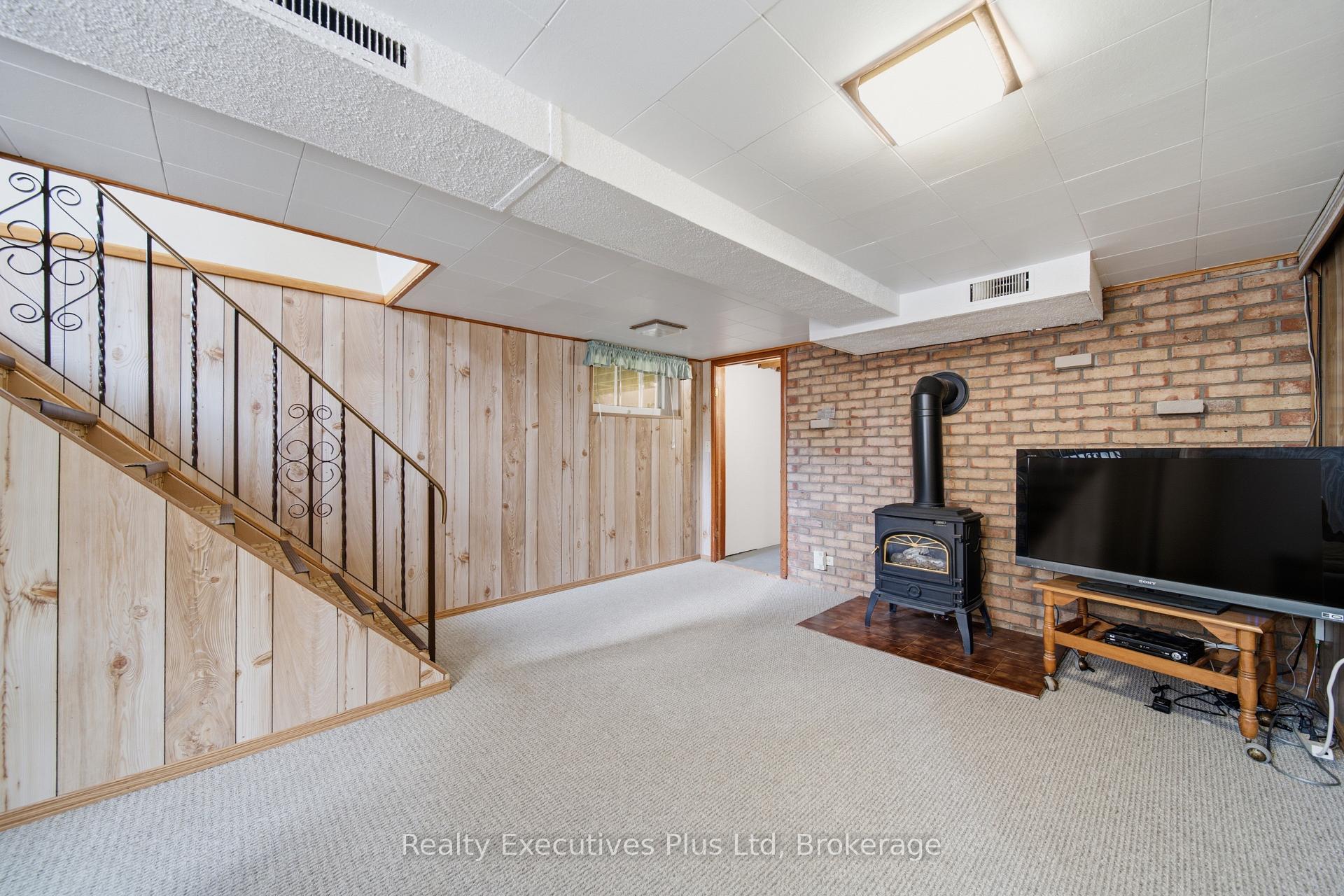 Photo 22 of 82 Cassino Avenue, Guelph, St. George's — HOMEH