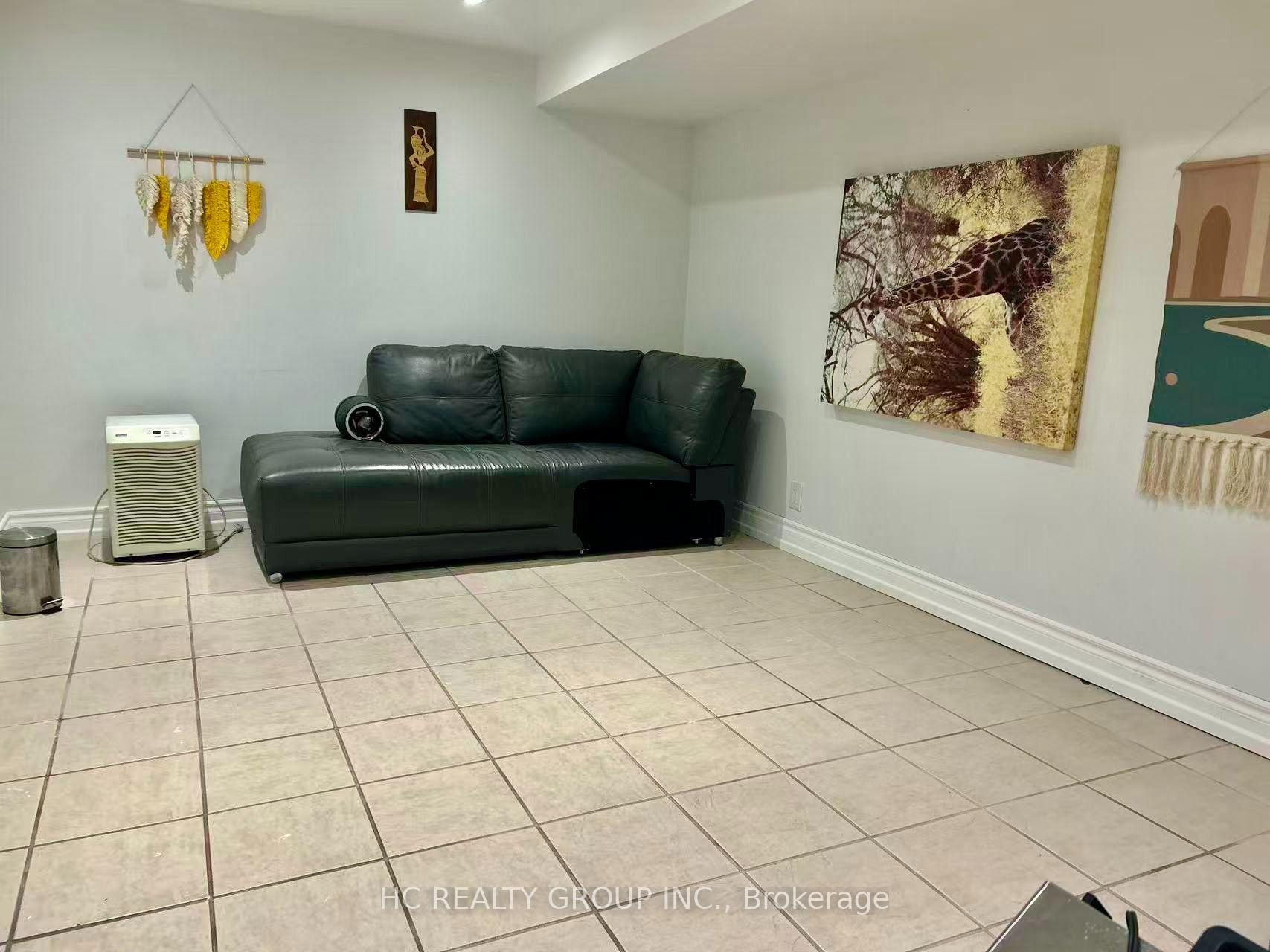 Photo 7 of Lower 3271 Marlene Court, Mississauga, Applewood — HOMEH