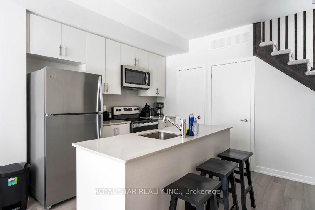 Photo 1 of Unit 202, 3562 Conolial Drive, Mississauga, Erin Mills — HOMEH