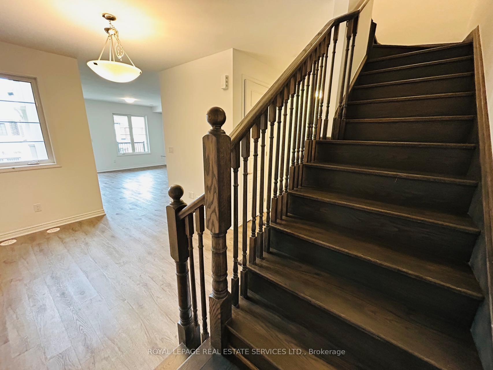 Photo 13 of 1577 Moira Crescent, Milton, Bowes — HOMEH