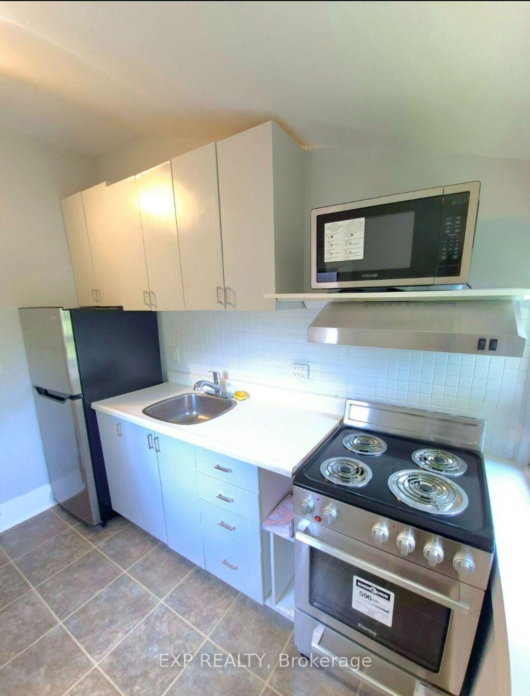 Photo 2 of Unit upper, 137 Glenmore Road, Toronto, Woodbine Corridor — HOMEH