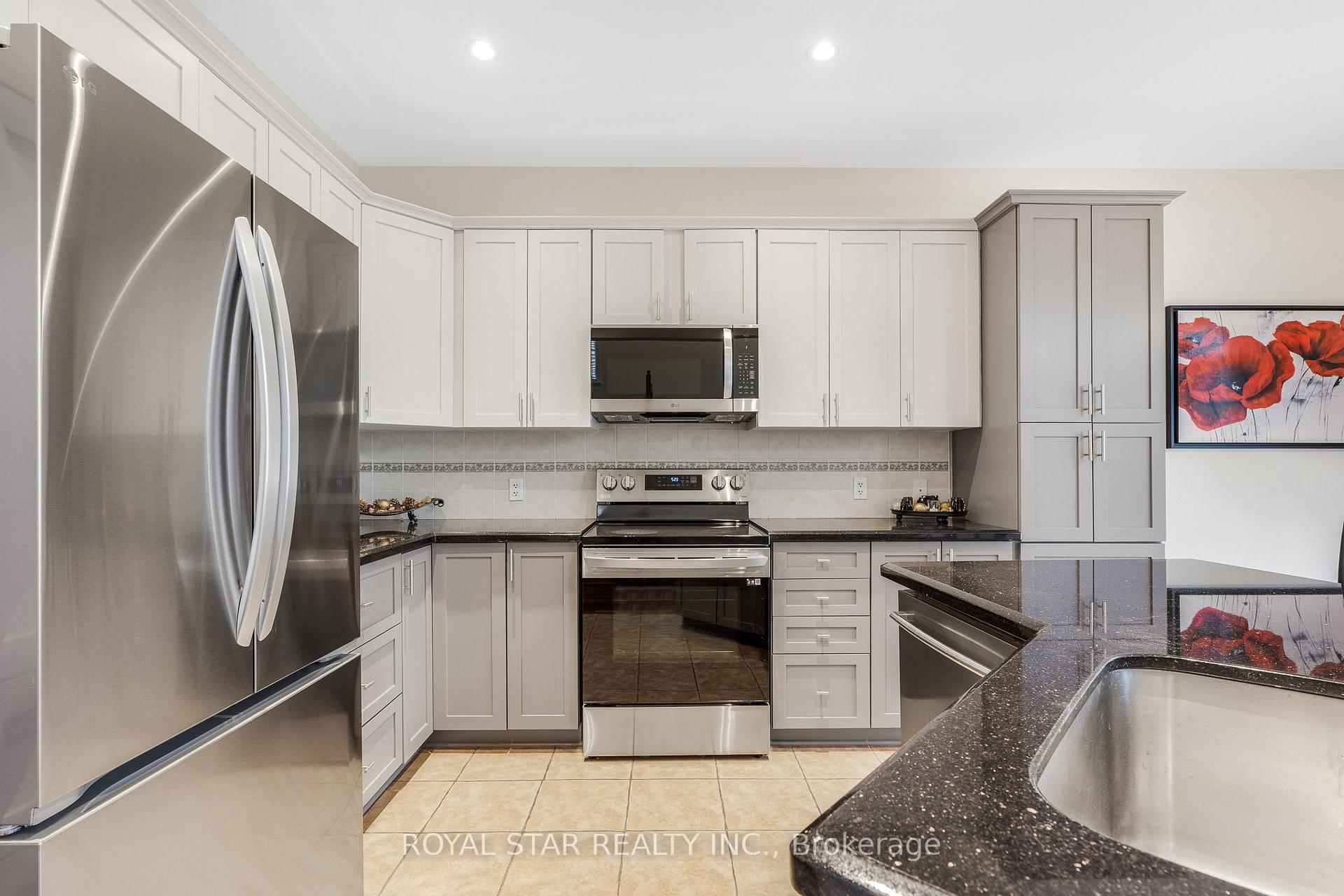 Photo 13 of 846 Feather Moss Way, Ottawa, Riverside South/Gloucester Glen — HOMEH