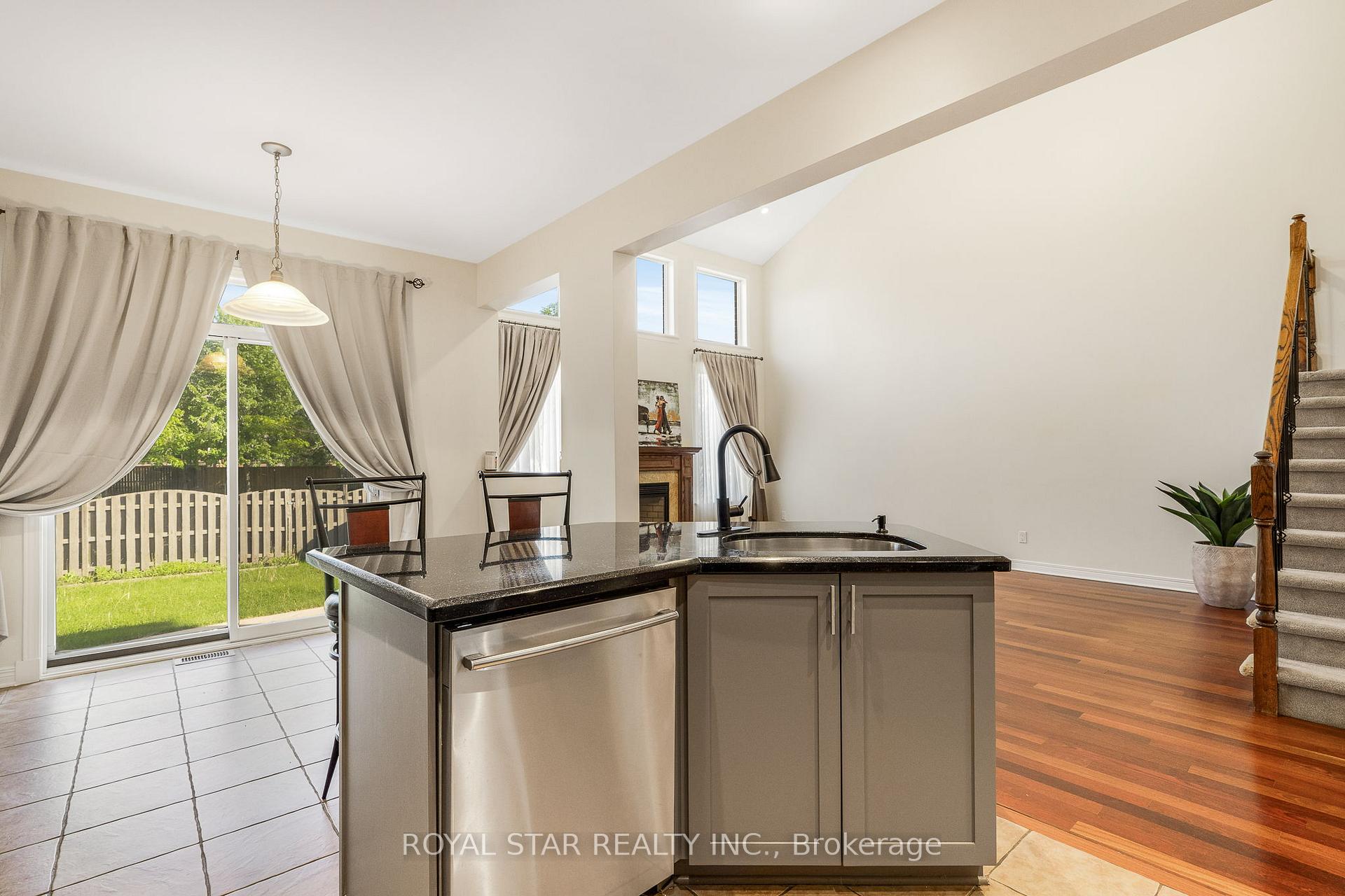 Photo 15 of 846 Feather Moss Way, Ottawa, Riverside South/Gloucester Glen — HOMEH