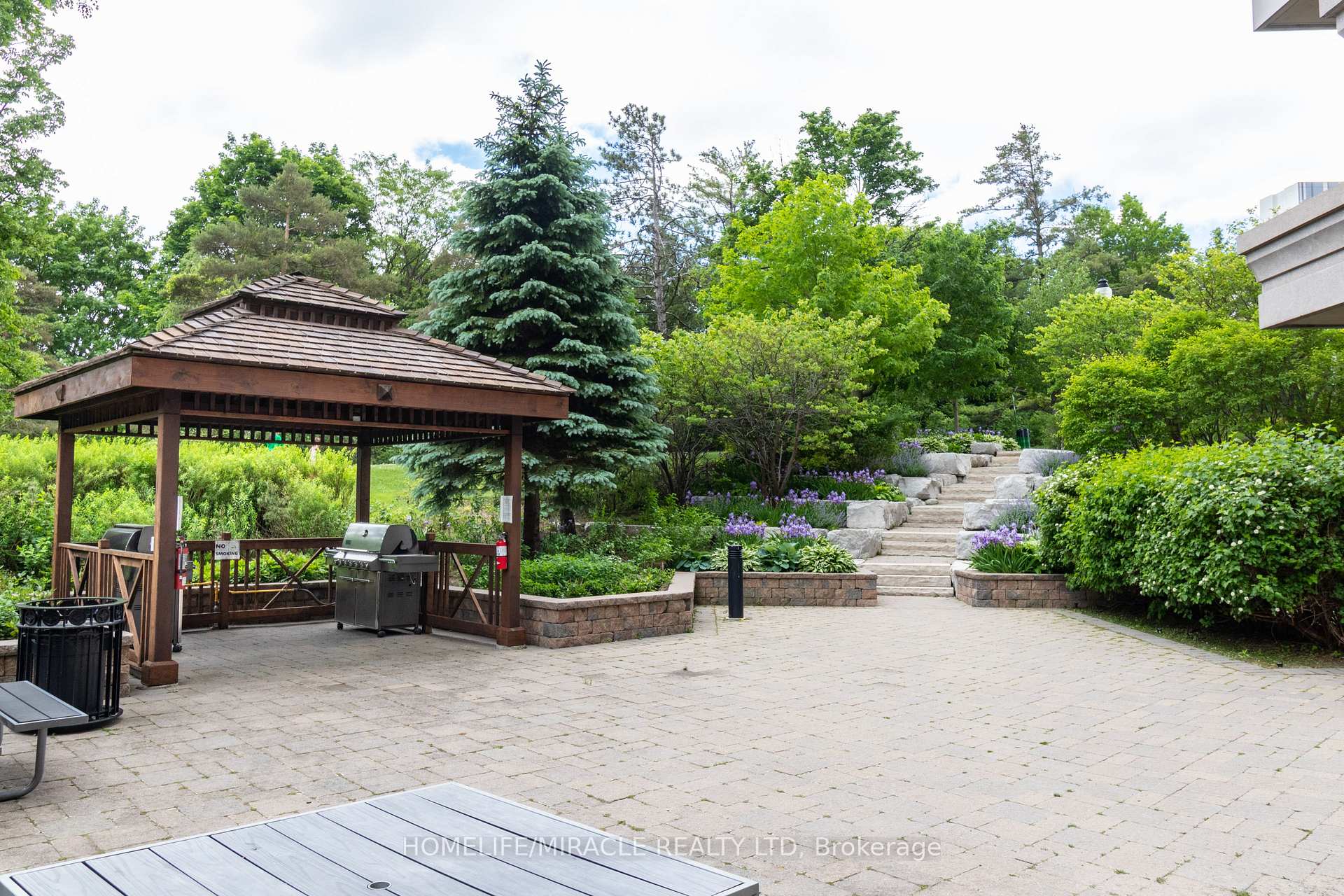 Photo 26 of Unit 1410, 9255 Jane Street, Vaughan, Maple — HOMEH