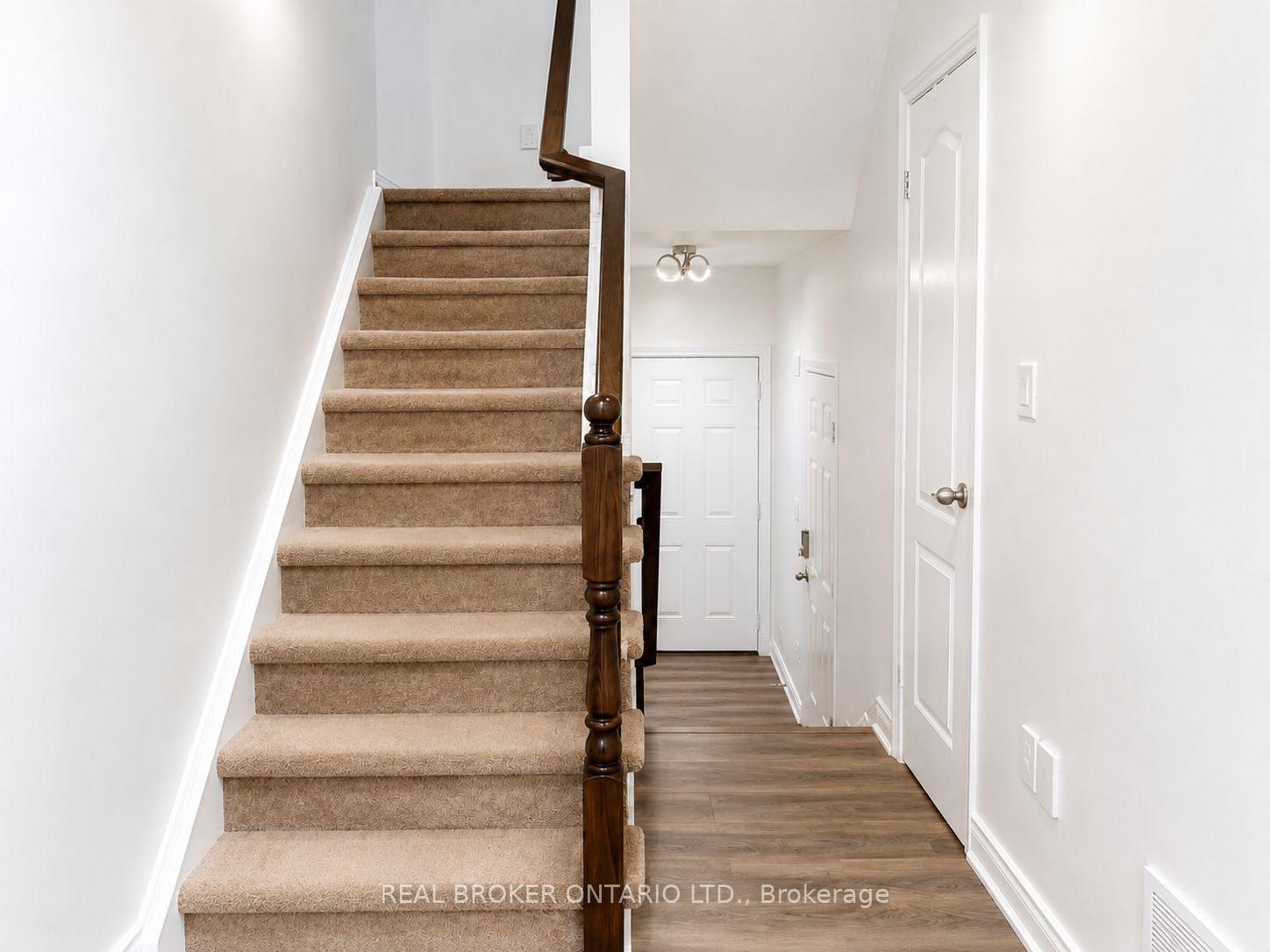 Photo 6 of 142 Palacebeach Trail, Hamilton, Lakeshore — HOMEH