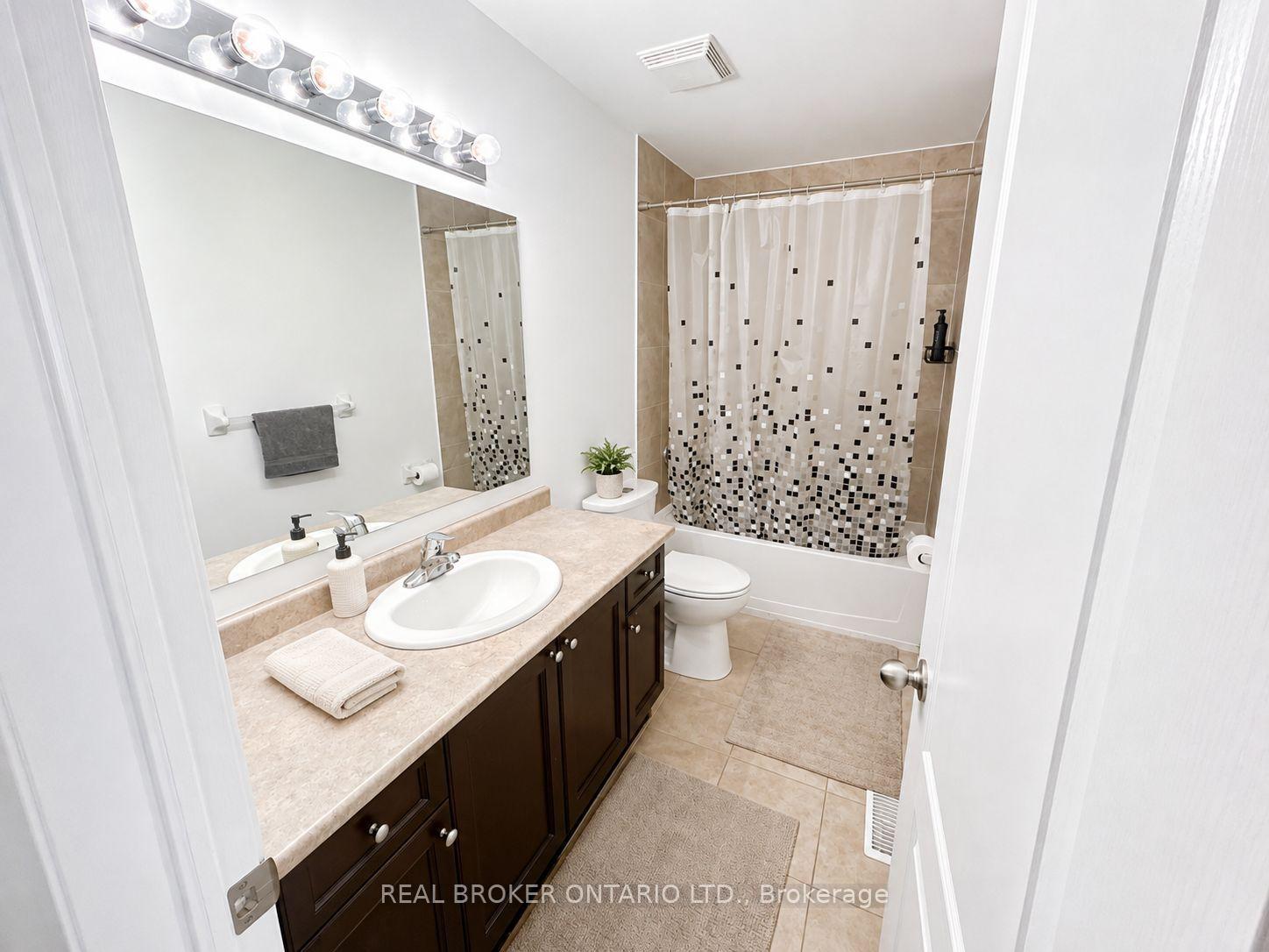 Photo 11 of 142 Palacebeach Trail, Hamilton, Lakeshore — HOMEH