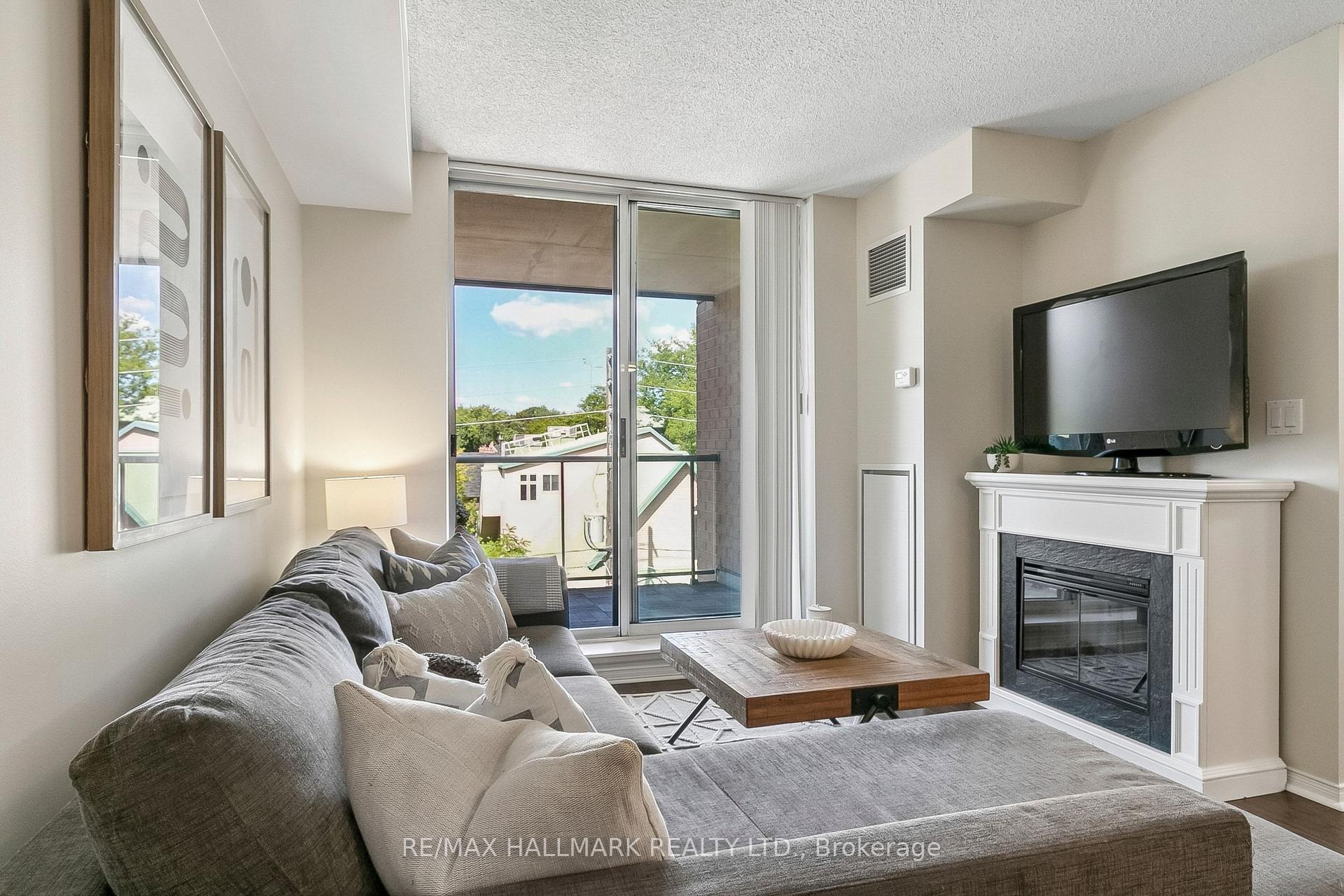 Photo 3 of Unit 418, 1733 Queen Street E, Toronto, The Beaches — HOMEH