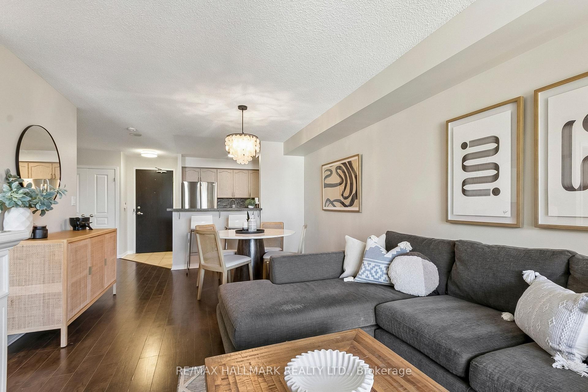 Photo 4 of Unit 418, 1733 Queen Street E, Toronto, The Beaches — HOMEH