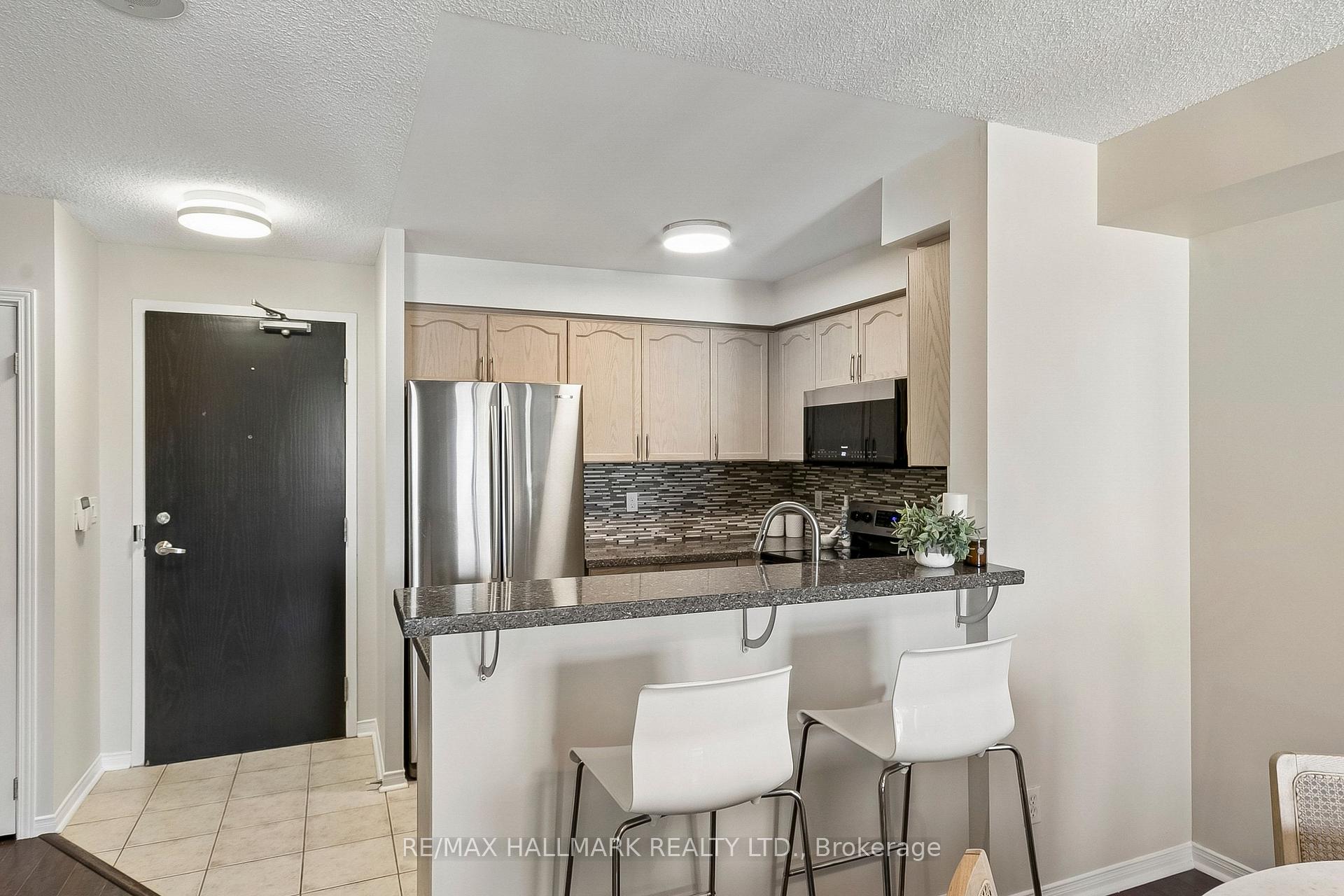 Photo 6 of Unit 418, 1733 Queen Street E, Toronto, The Beaches — HOMEH