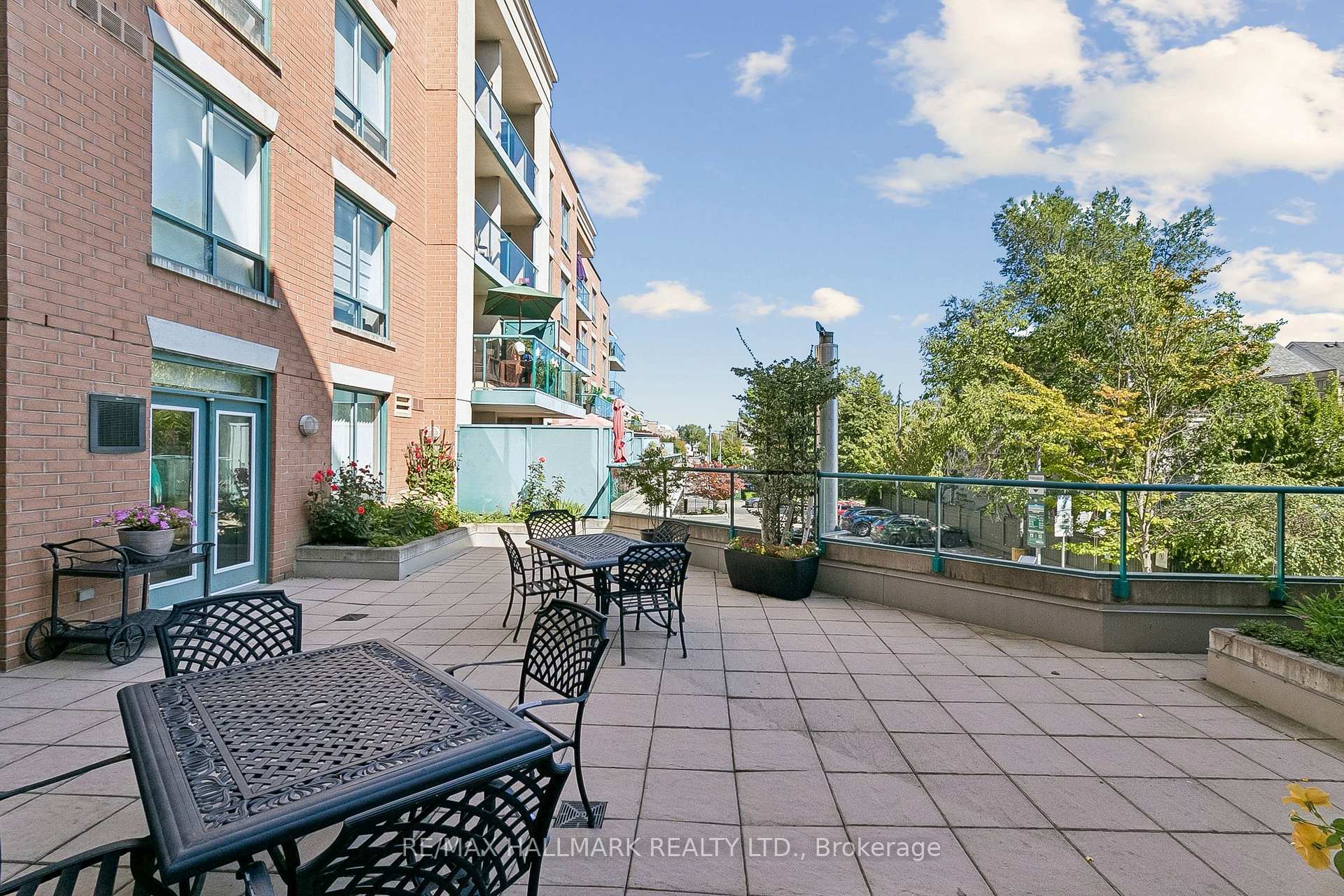 Photo 18 of Unit 418, 1733 Queen Street E, Toronto, The Beaches — HOMEH