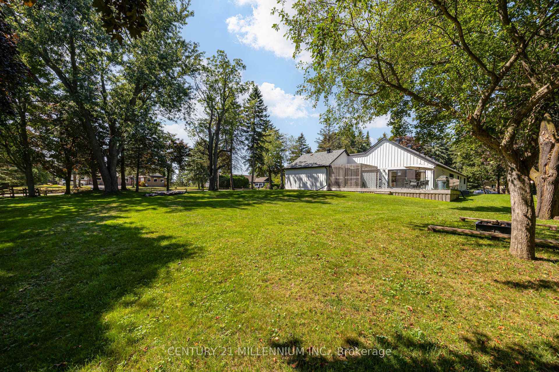 Photo 3 of 17 Autumn Drive, Caledon, Caledon Village — HOMEH