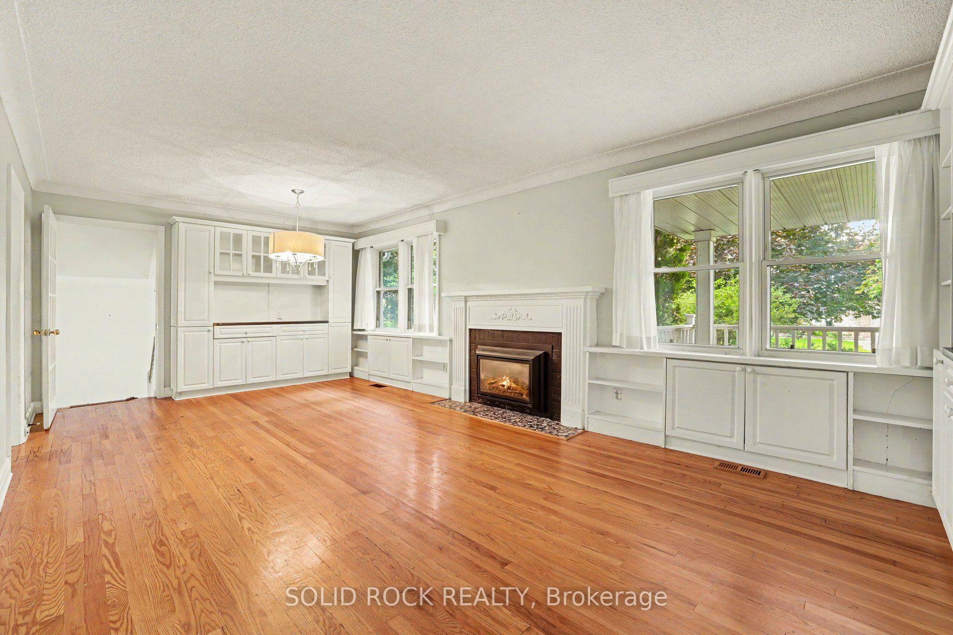 Photo 2 of 889 Mountainview Avenue, Ottawa, Whitehaven — HOMEH