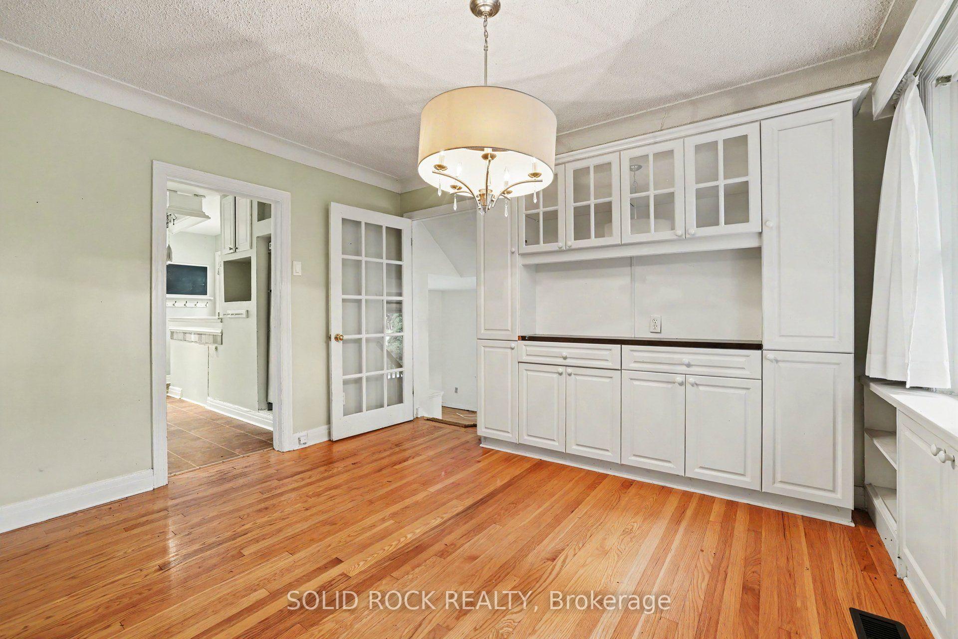 Photo 5 of 889 Mountainview Avenue, Ottawa, Whitehaven — HOMEH