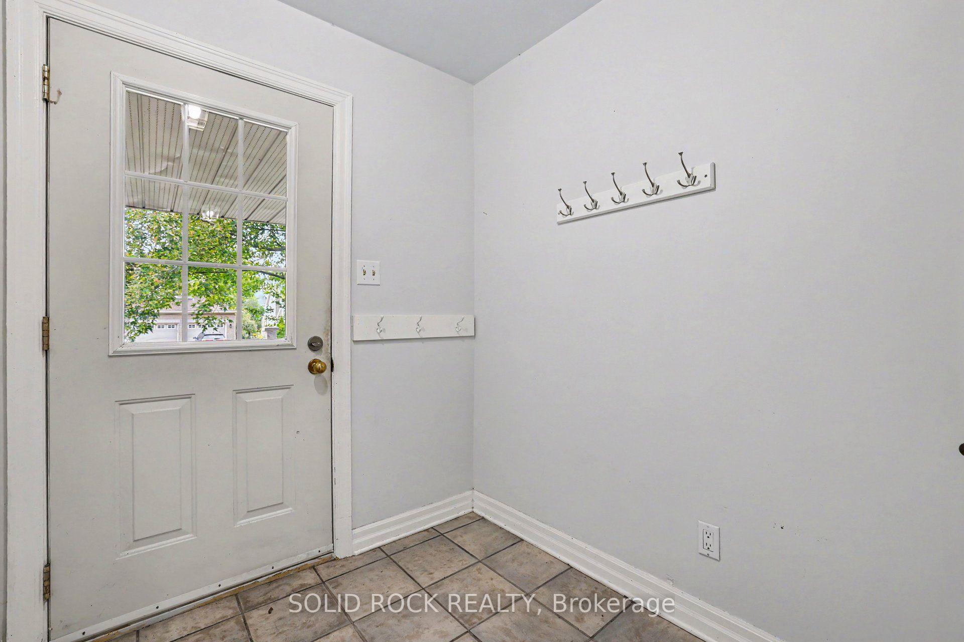Photo 13 of 889 Mountainview Avenue, Ottawa, Whitehaven — HOMEH
