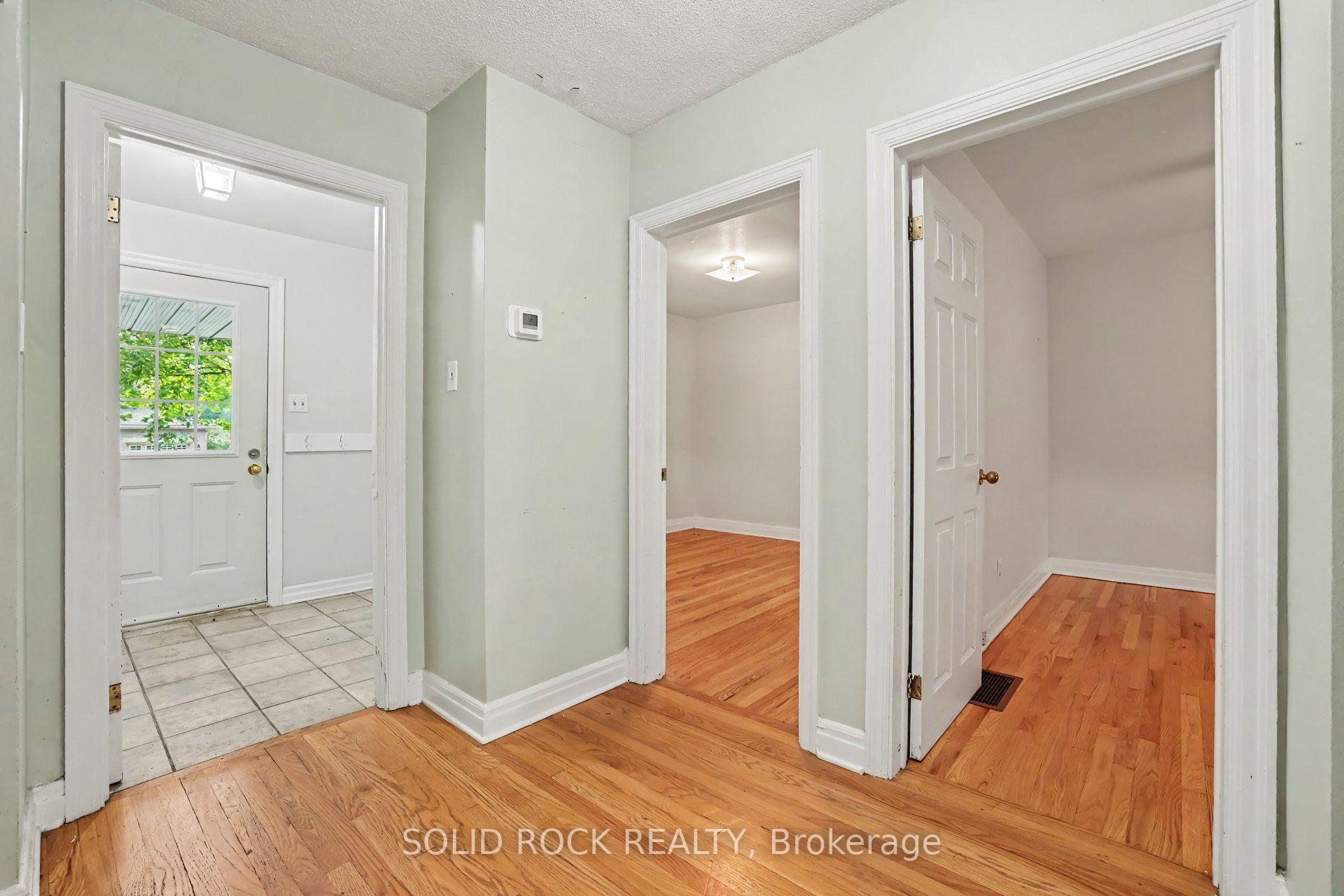 Photo 15 of 889 Mountainview Avenue, Ottawa, Whitehaven — HOMEH