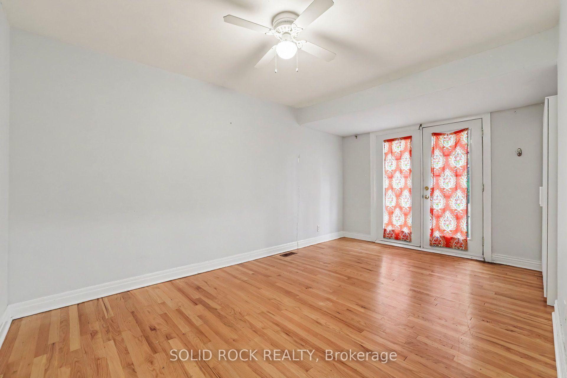 Photo 17 of 889 Mountainview Avenue, Ottawa, Whitehaven — HOMEH