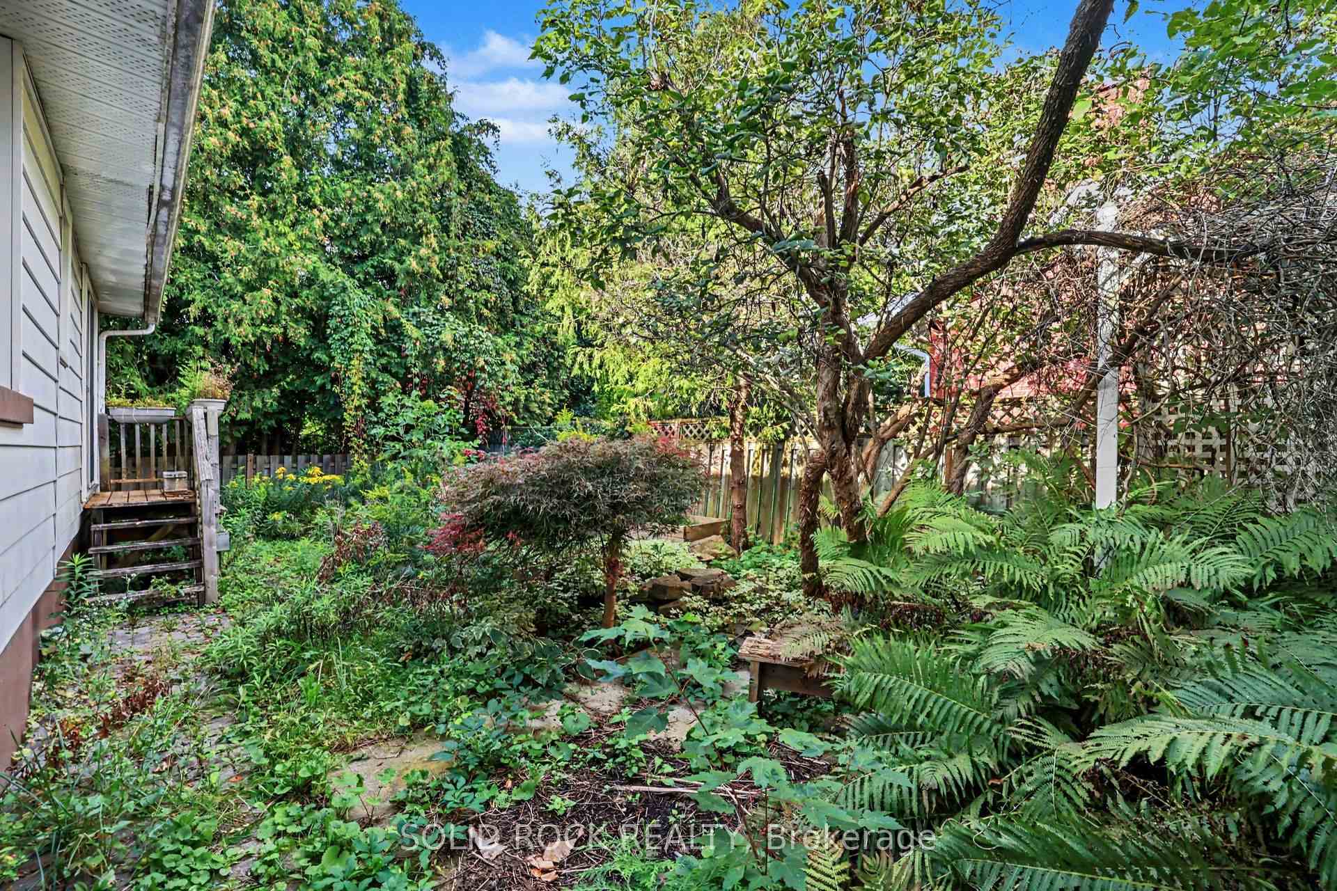 Photo 24 of 889 Mountainview Avenue, Ottawa, Whitehaven — HOMEH