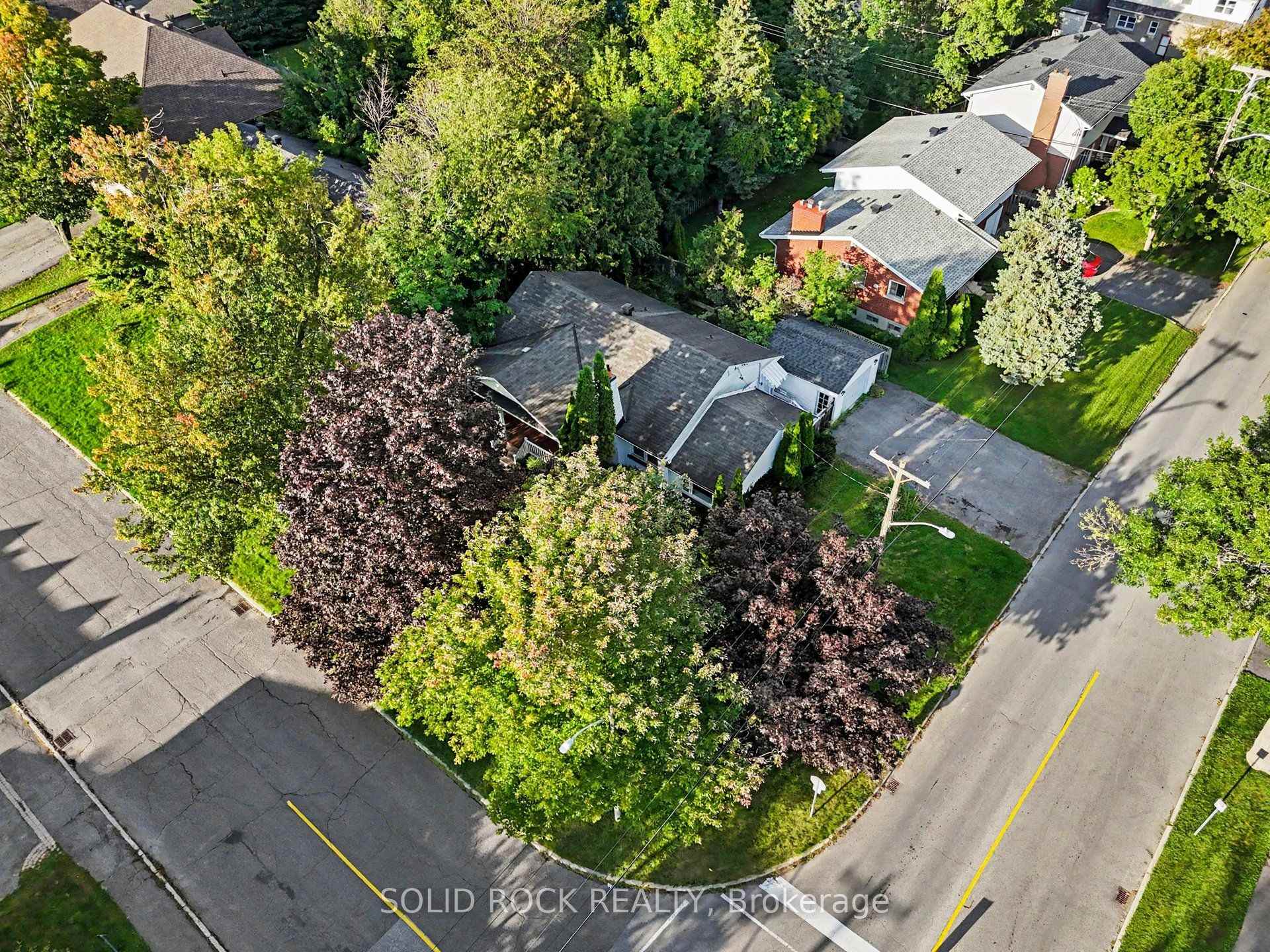 Photo 25 of 889 Mountainview Avenue, Ottawa, Whitehaven — HOMEH