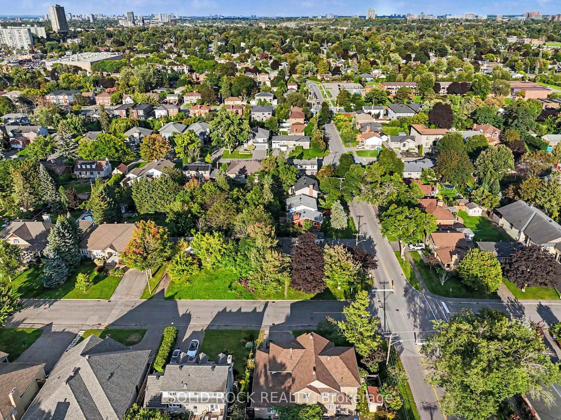 Photo 29 of 889 Mountainview Avenue, Ottawa, Whitehaven — HOMEH