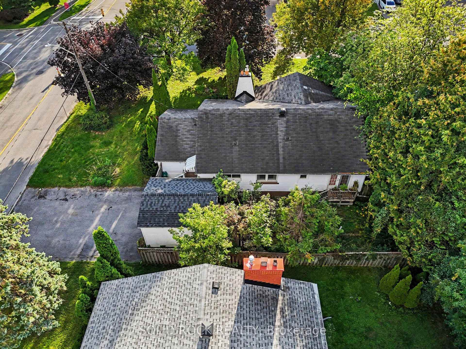 Photo 35 of 889 Mountainview Avenue, Ottawa, Whitehaven — HOMEH