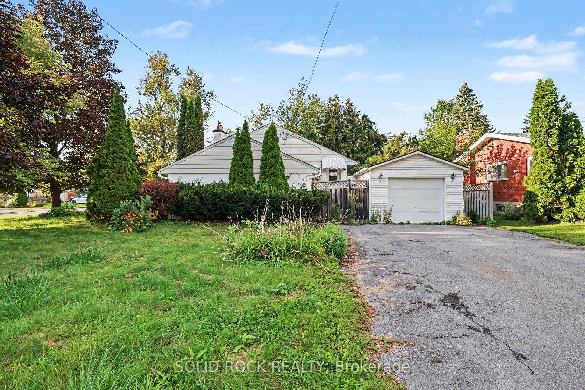 Photo 39 of 889 Mountainview Avenue, Ottawa, Whitehaven — HOMEH