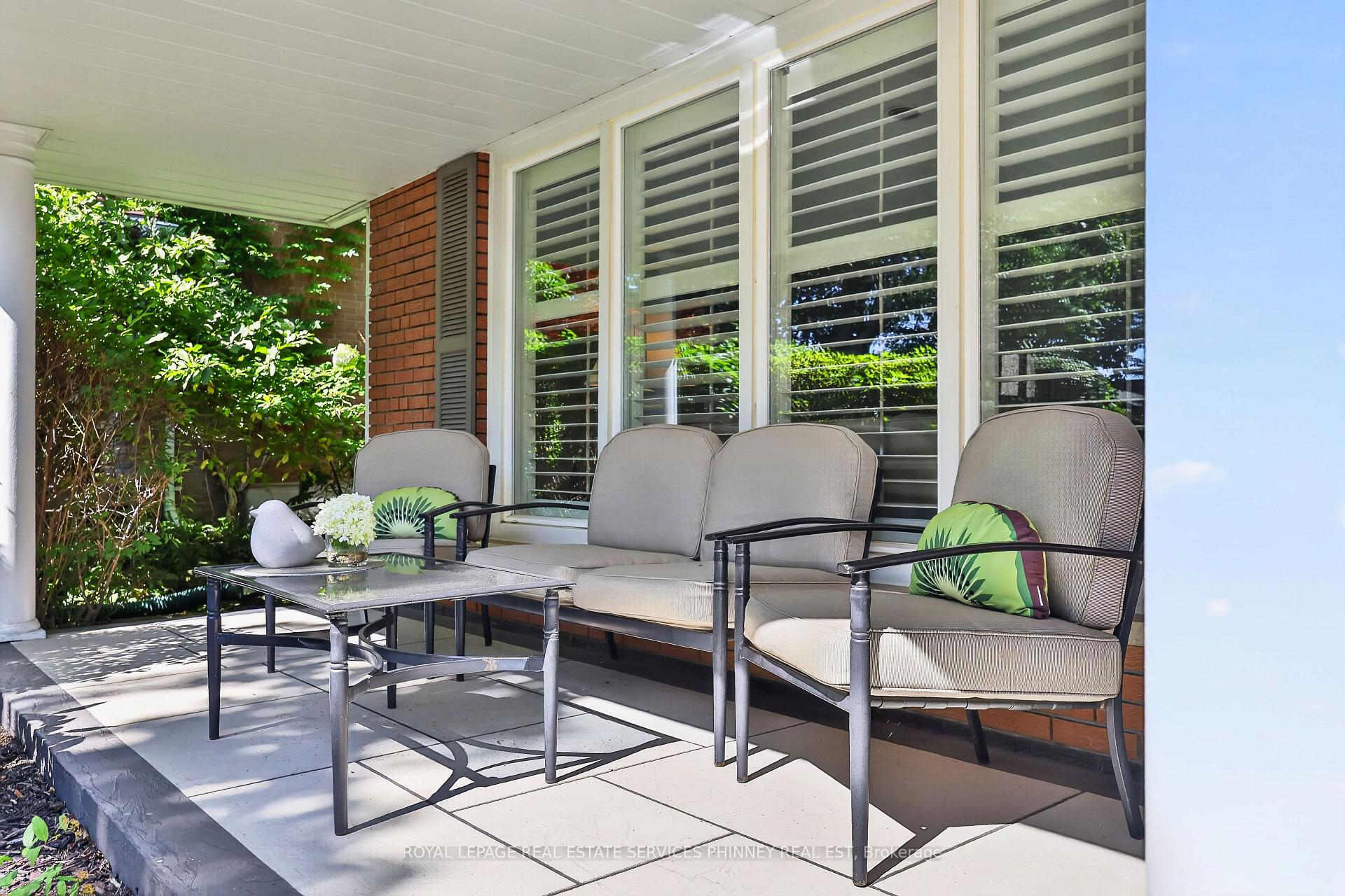 Photo 3 of 3708 Beechollow Crescent, Mississauga, Applewood — HOMEH
