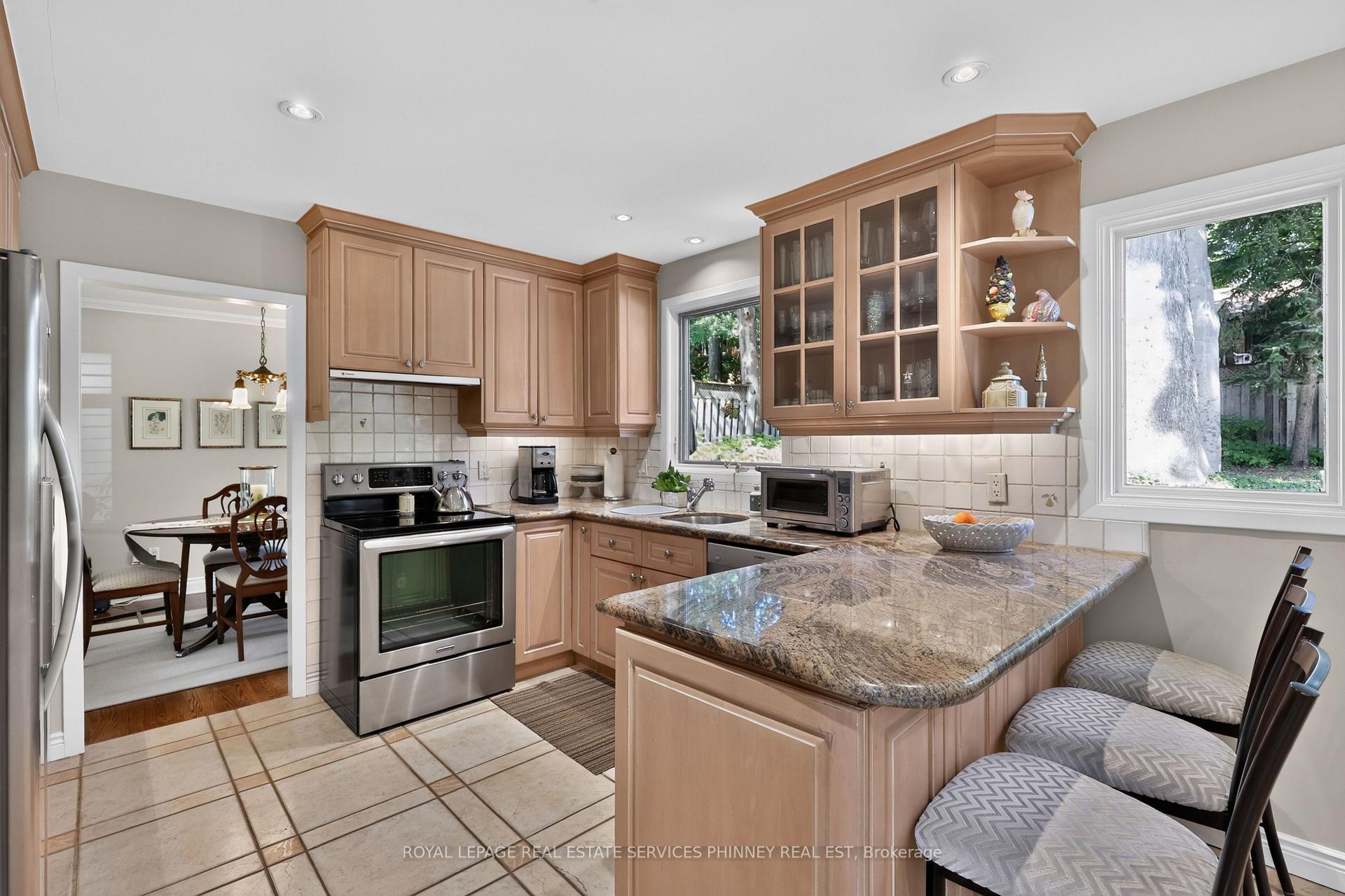 Photo 9 of 3708 Beechollow Crescent, Mississauga, Applewood — HOMEH