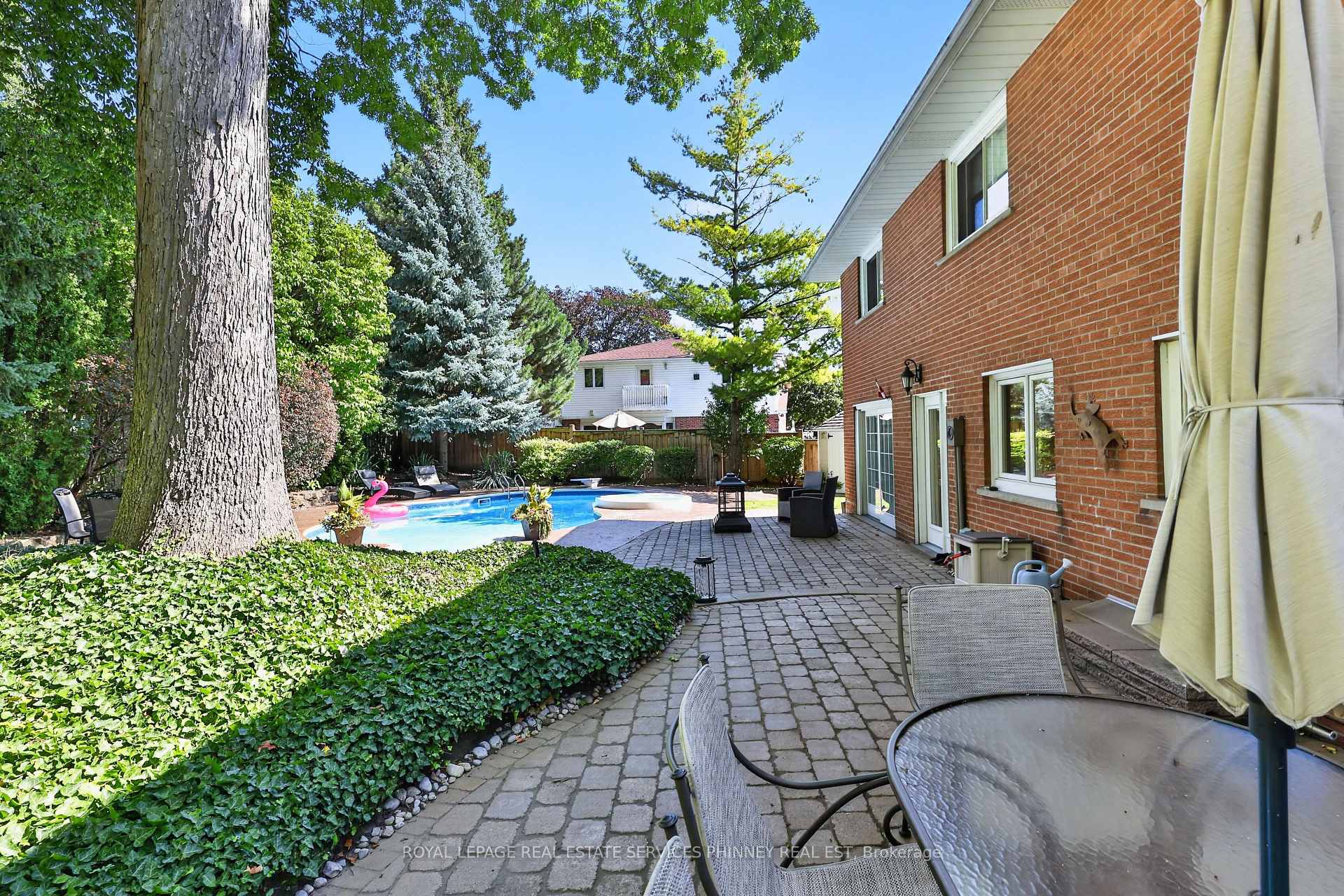 Photo 33 of 3708 Beechollow Crescent, Mississauga, Applewood — HOMEH