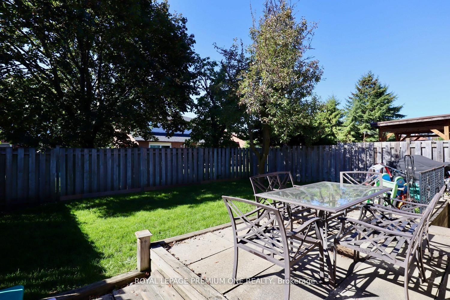 Photo 7 of 26 Royal Salisbury Way, Brampton, Madoc — HOMEH