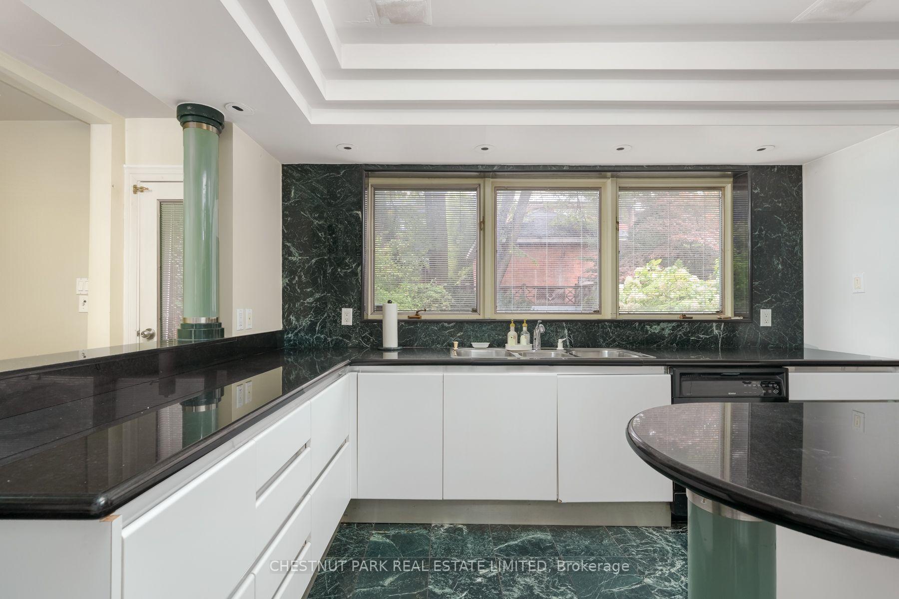 Photo 15 of 42 Crescent Road, Toronto, Rosedale-Moore Park — HOMEH