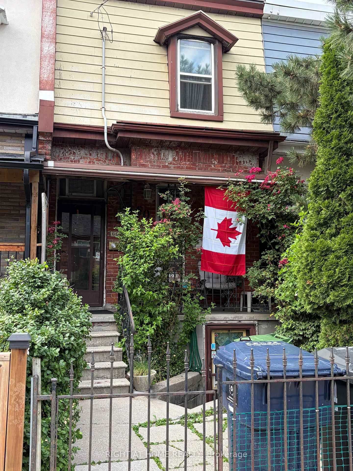 Photo 2 of 60 Foxley Street, Toronto, Trinity-Bellwoods — HOMEH