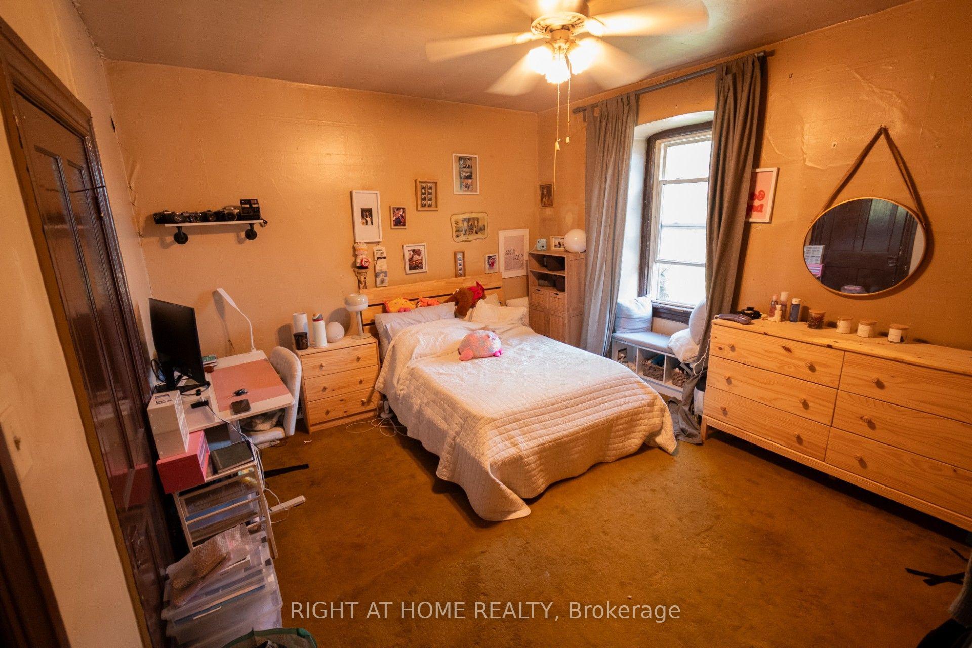 Photo 3 of 60 Foxley Street, Toronto, Trinity-Bellwoods — HOMEH