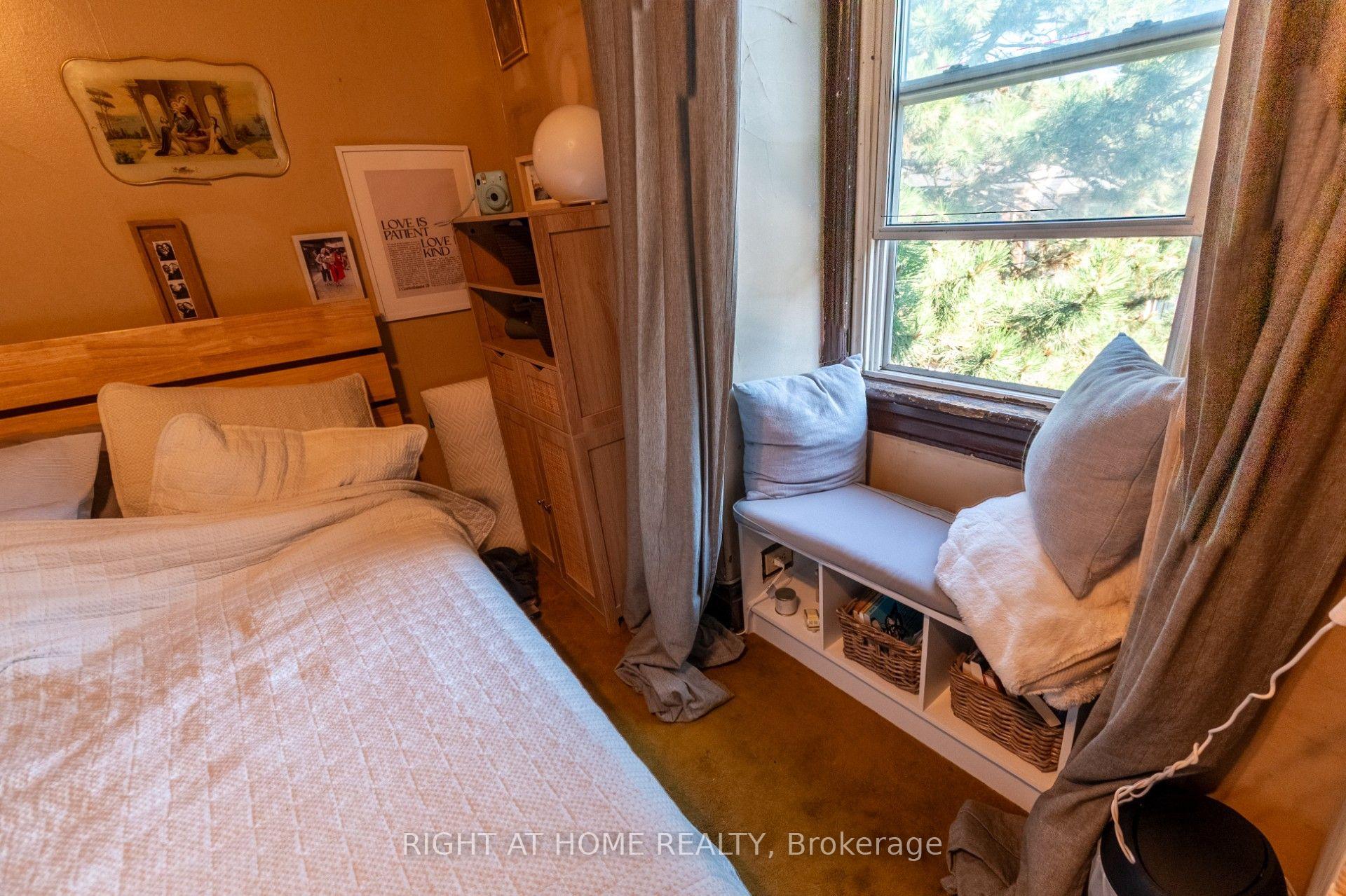 Photo 5 of 60 Foxley Street, Toronto, Trinity-Bellwoods — HOMEH