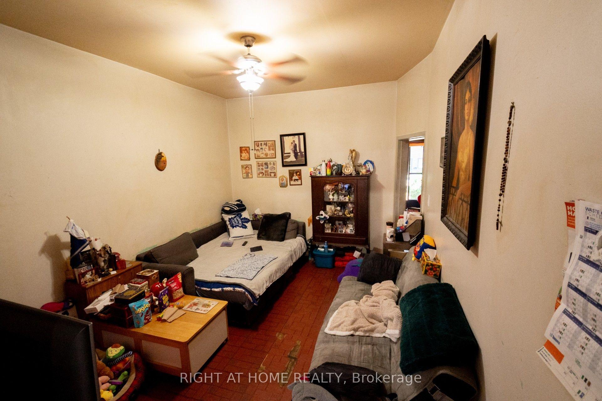 Photo 6 of 60 Foxley Street, Toronto, Trinity-Bellwoods — HOMEH