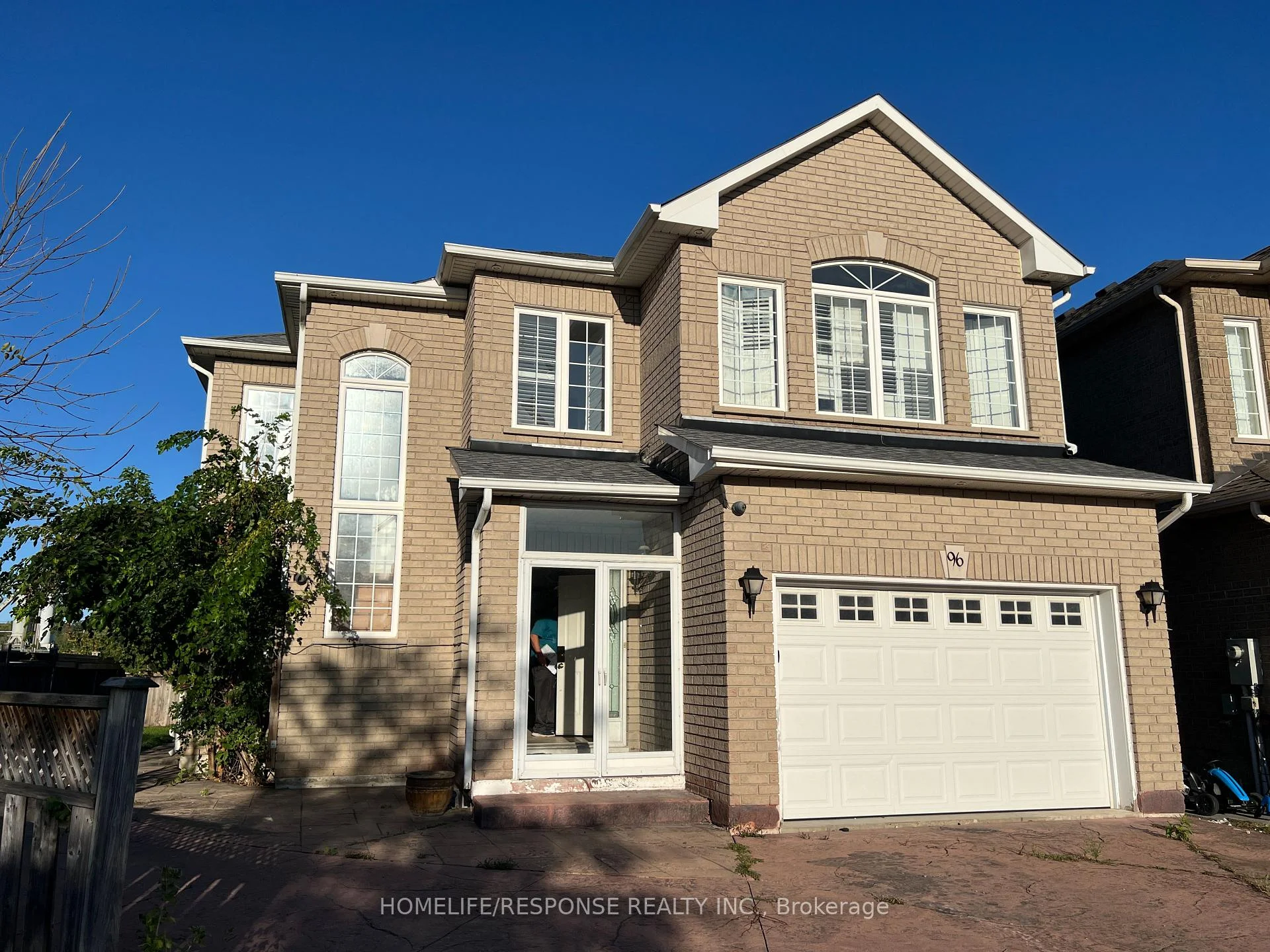 Photo 3 of 96 Solway Avenue, Vaughan, Maple — HOMEH