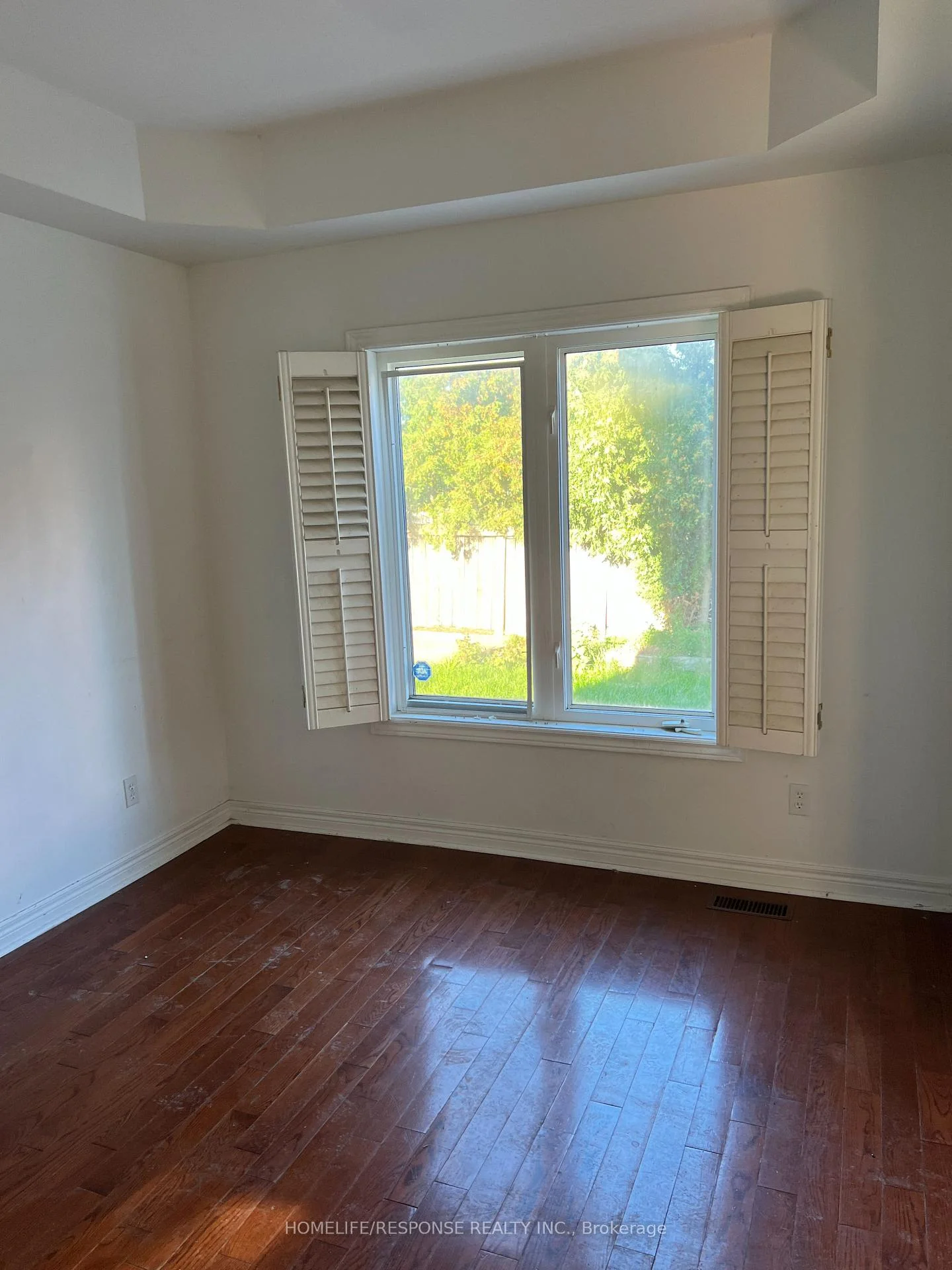 Photo 9 of 96 Solway Avenue, Vaughan, Maple — HOMEH