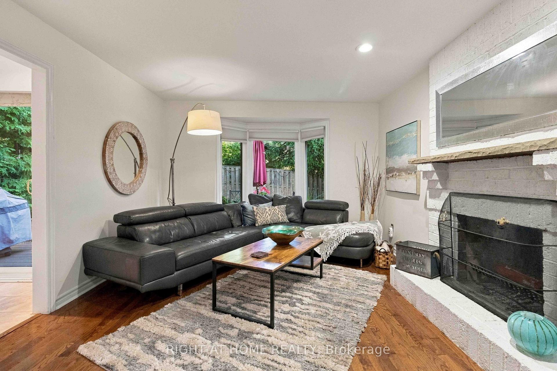 Photo 16 of 1355 Boulder Creek Crescent, Mississauga, Clarkson — HOMEH