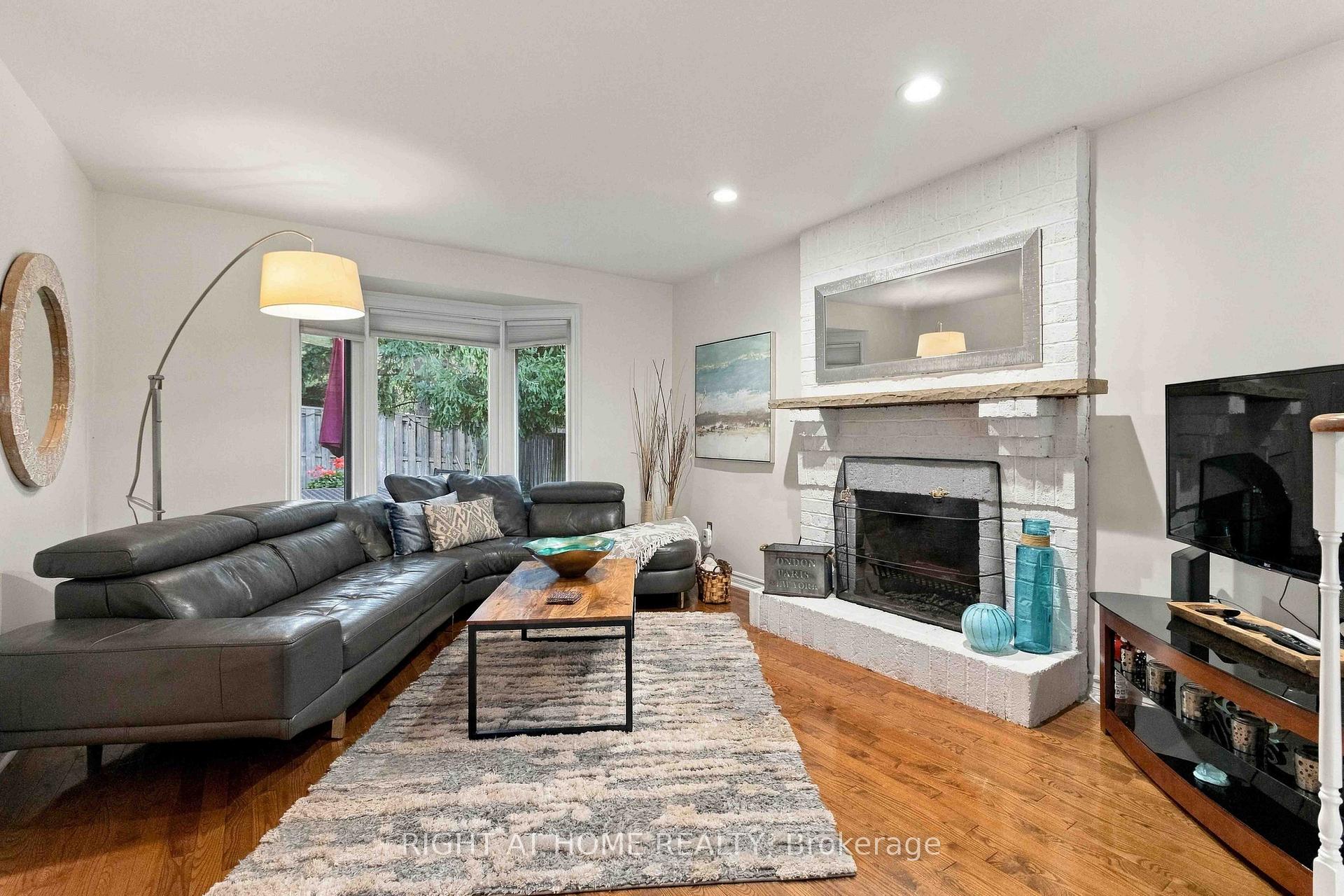 Photo 17 of 1355 Boulder Creek Crescent, Mississauga, Clarkson — HOMEH