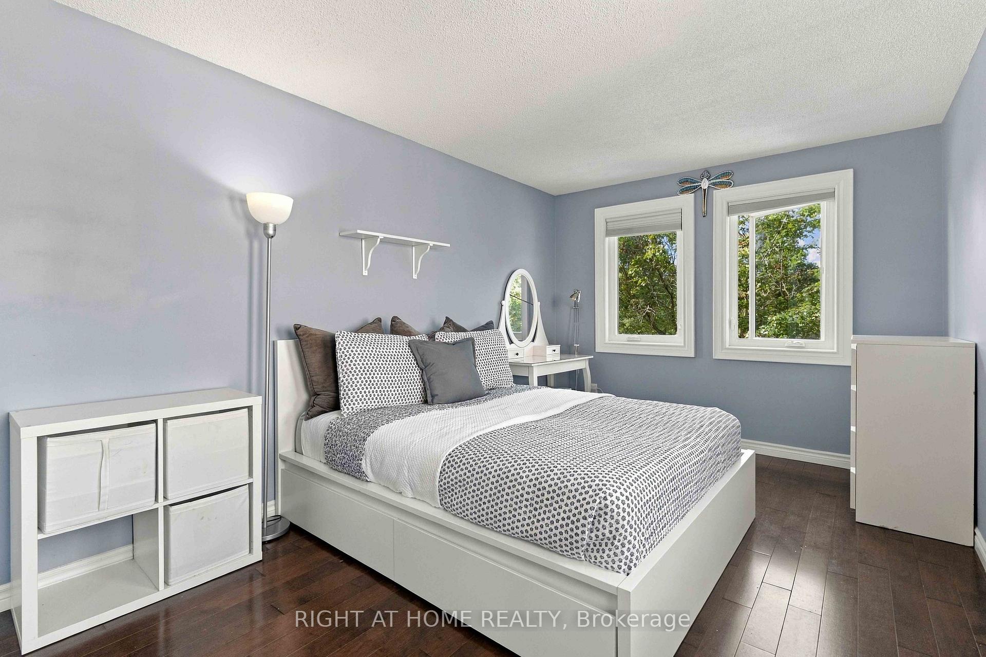 Photo 27 of 1355 Boulder Creek Crescent, Mississauga, Clarkson — HOMEH