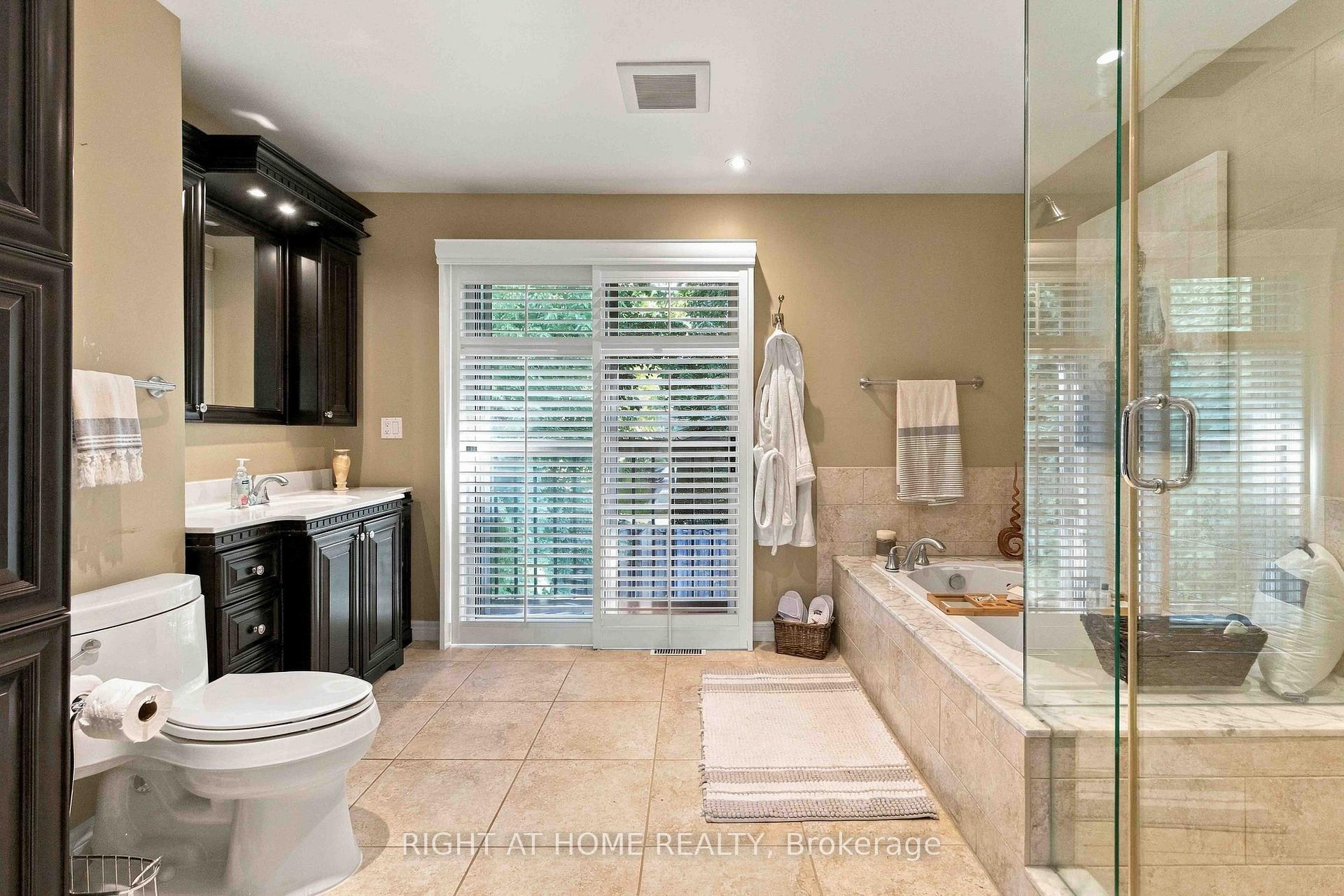 Photo 32 of 1355 Boulder Creek Crescent, Mississauga, Clarkson — HOMEH