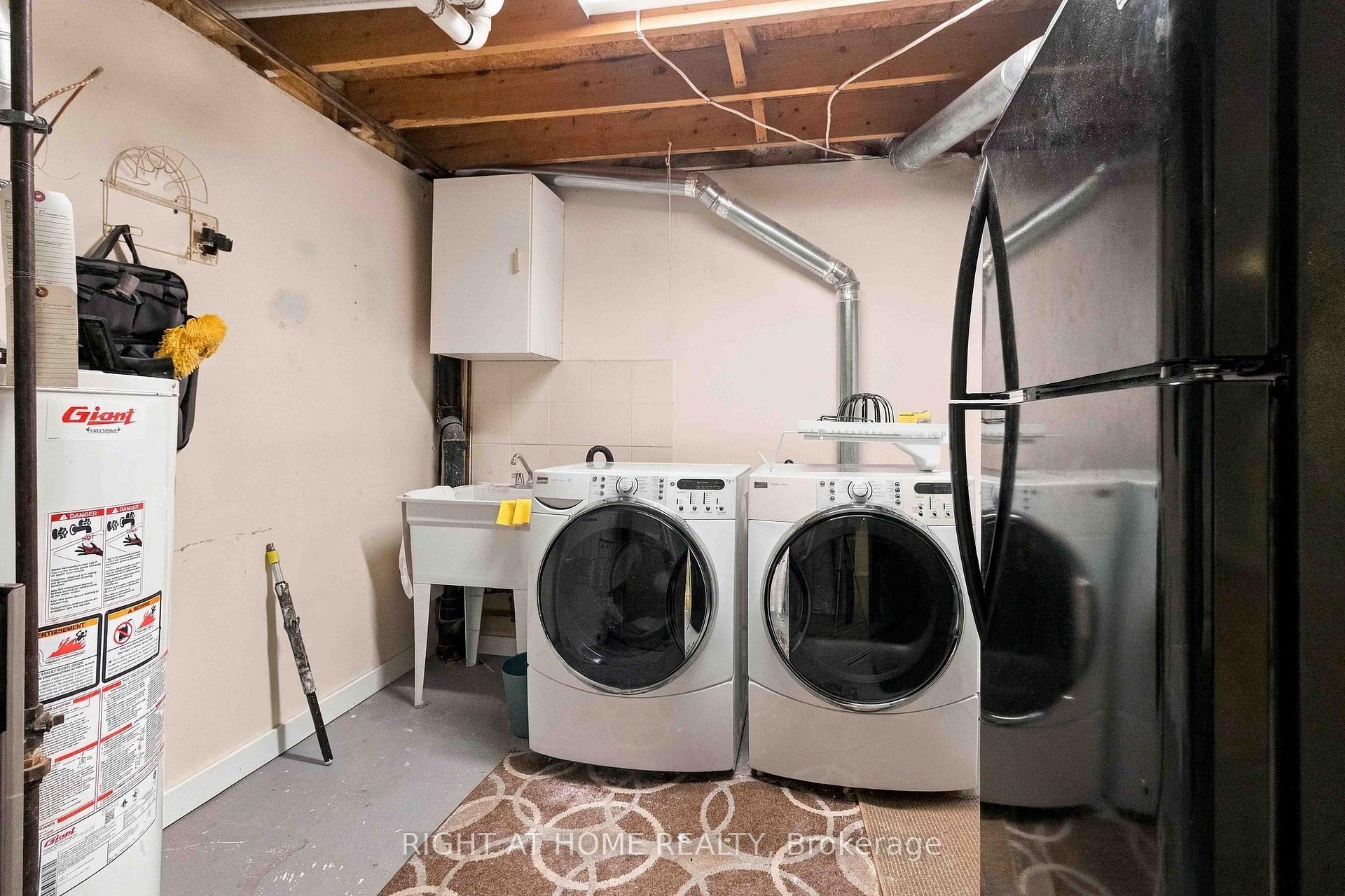 Photo 35 of 1355 Boulder Creek Crescent, Mississauga, Clarkson — HOMEH