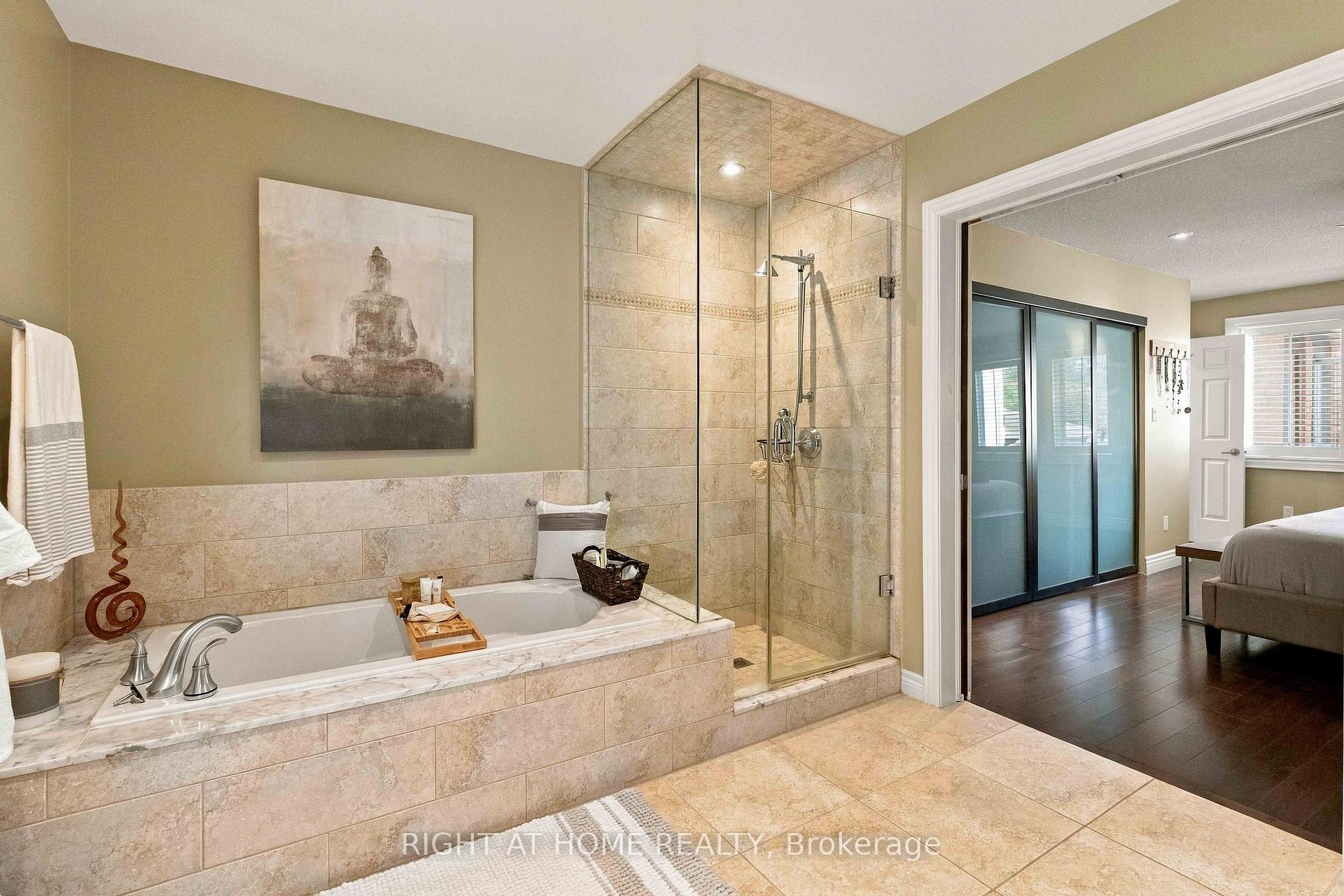 Photo 34 of 1355 Boulder Creek Crescent, Mississauga, Clarkson — HOMEH