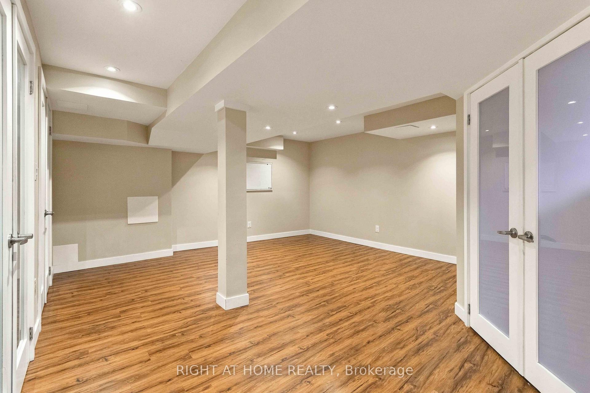 Photo 39 of 1355 Boulder Creek Crescent, Mississauga, Clarkson — HOMEH