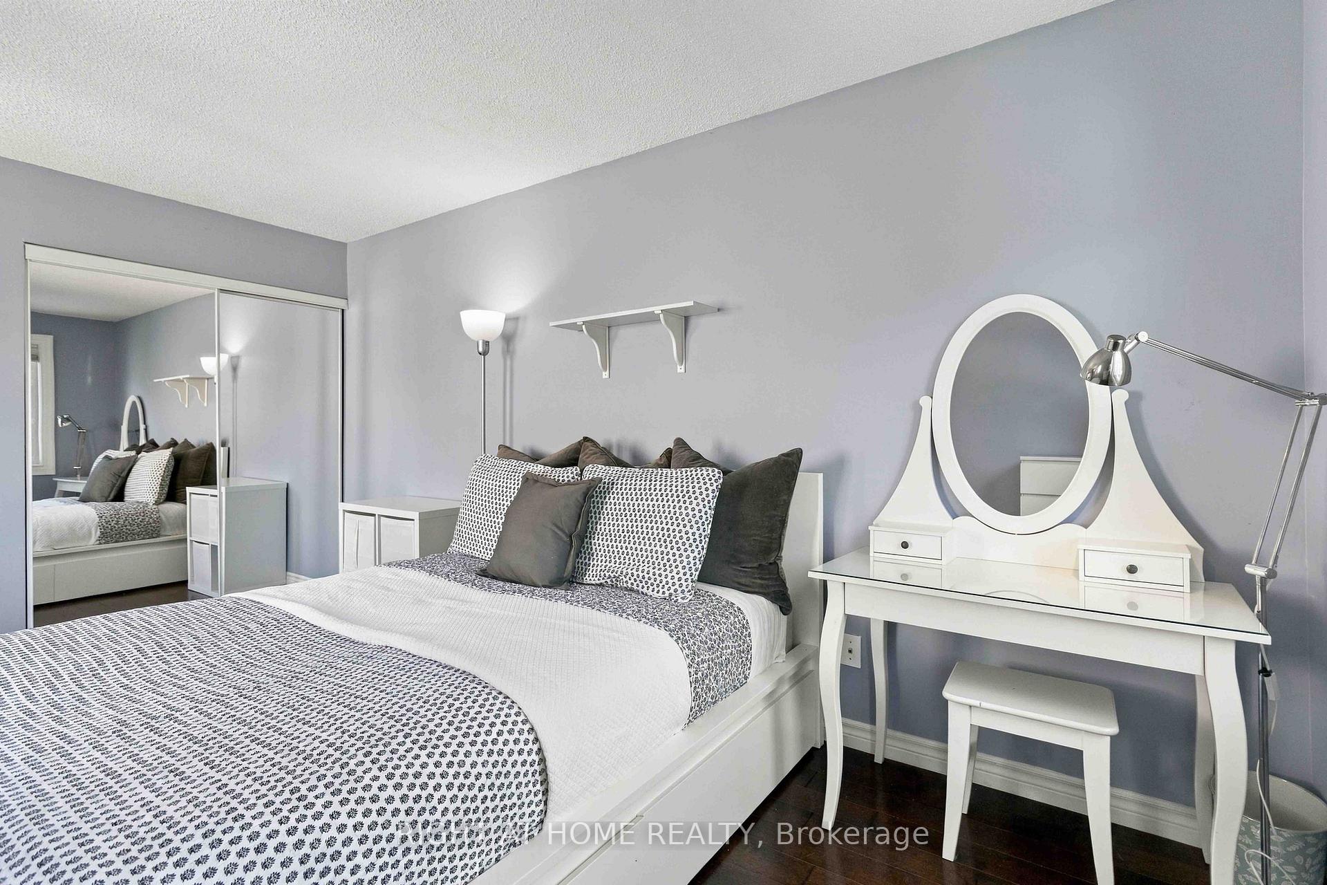 Photo 49 of 1355 Boulder Creek Crescent, Mississauga, Clarkson — HOMEH