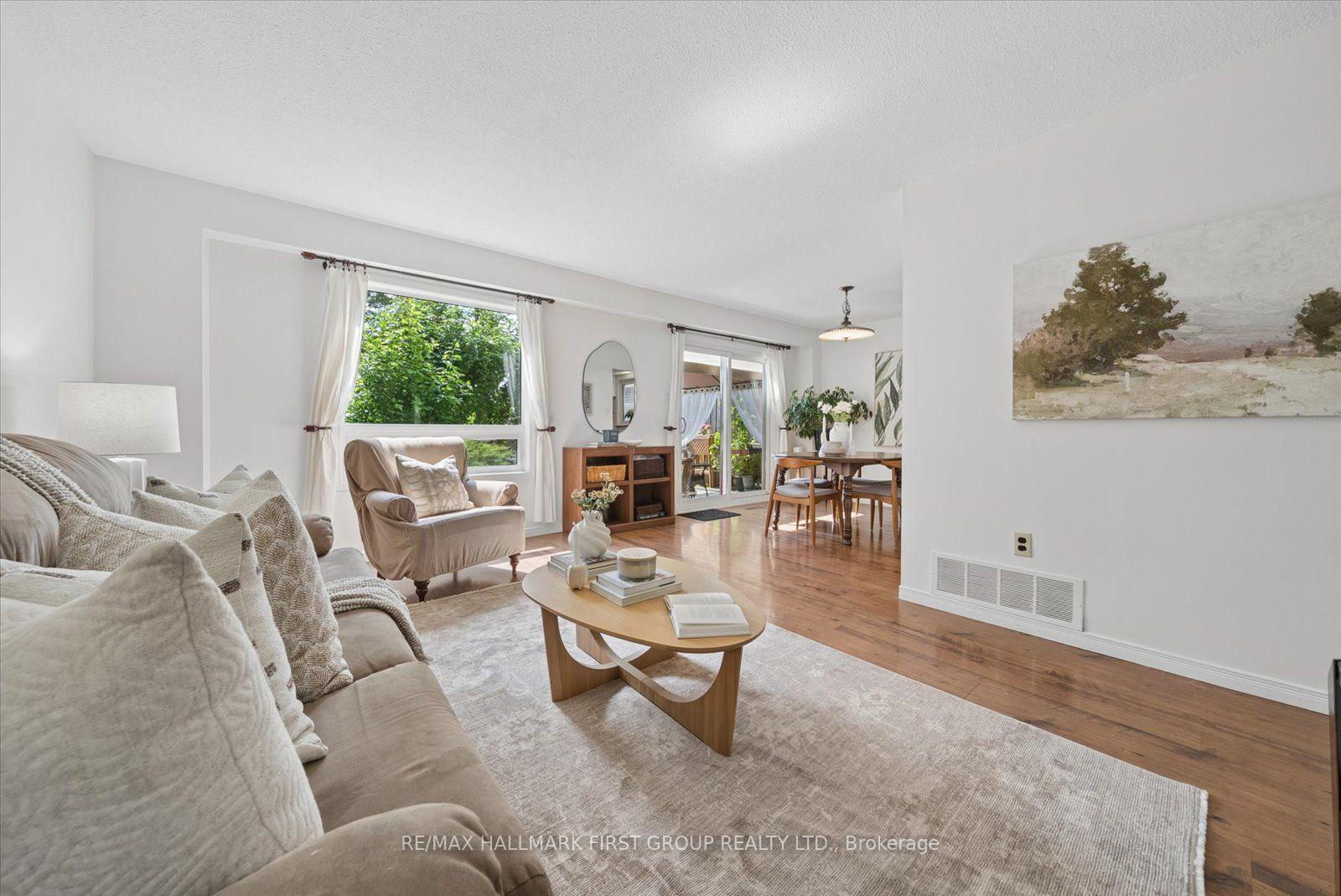 Photo 2 of 648 Creekview Circle, Pickering, West Shore — HOMEH
