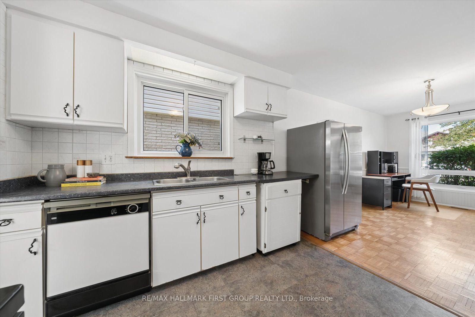 Photo 7 of 648 Creekview Circle, Pickering, West Shore — HOMEH