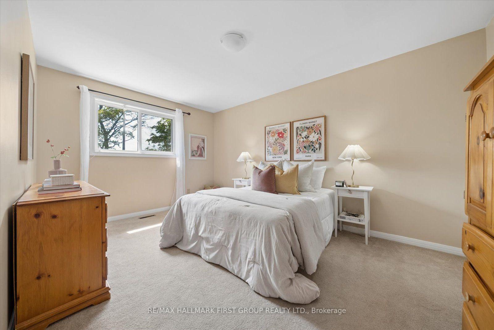 Photo 11 of 648 Creekview Circle, Pickering, West Shore — HOMEH