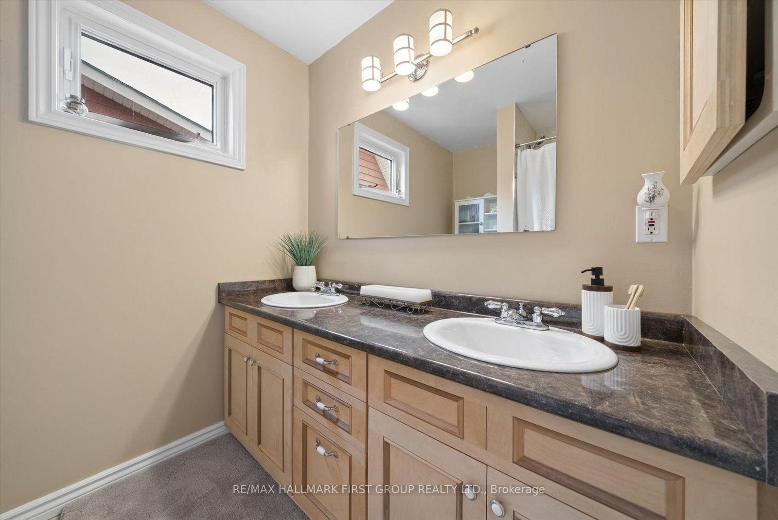 Photo 13 of 648 Creekview Circle, Pickering, West Shore — HOMEH